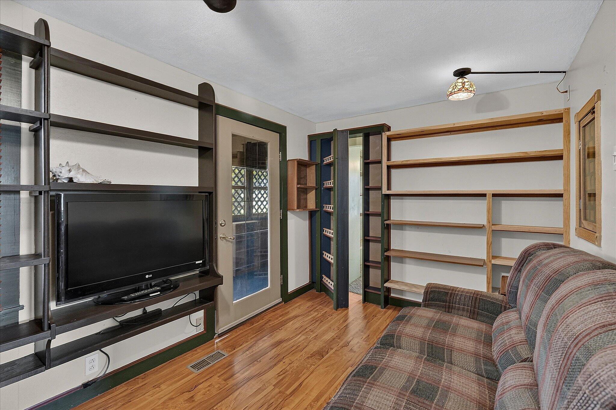 3992 White Road Se Property Photo 15