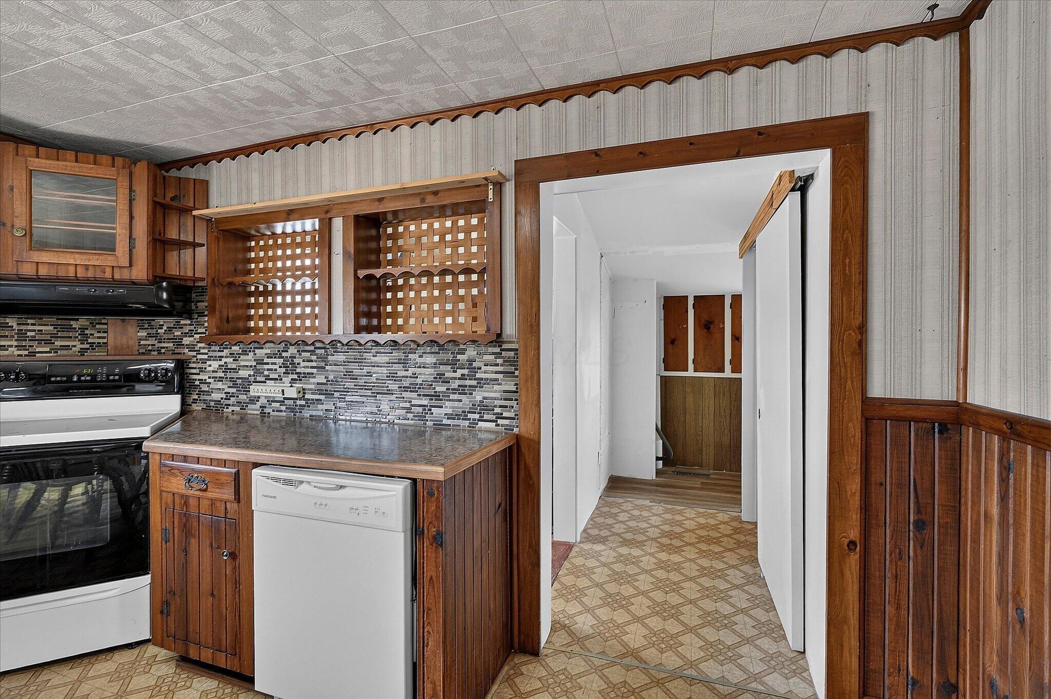 3992 White Road Se Property Photo 18