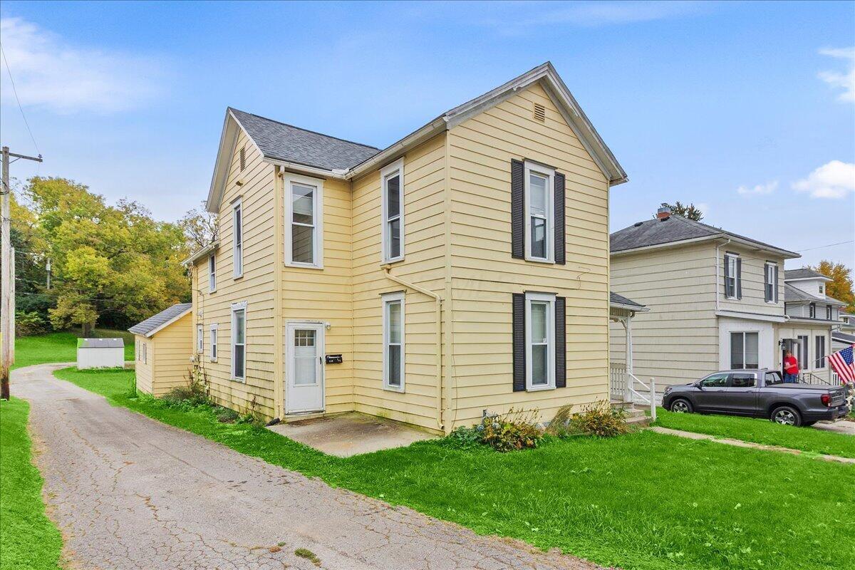 140 N Stanley Street Property Photo 2