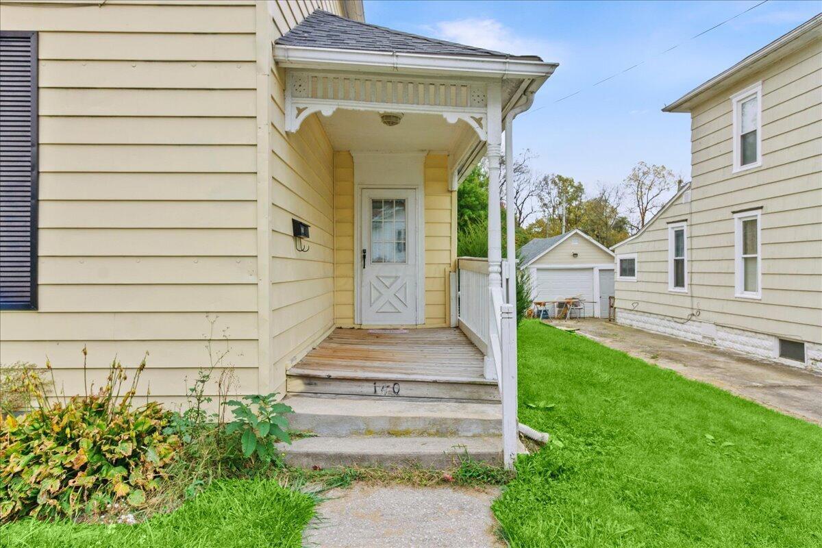 140 N Stanley Street Property Photo 3