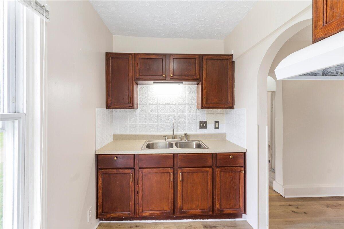 140 N Stanley Street Property Photo 31