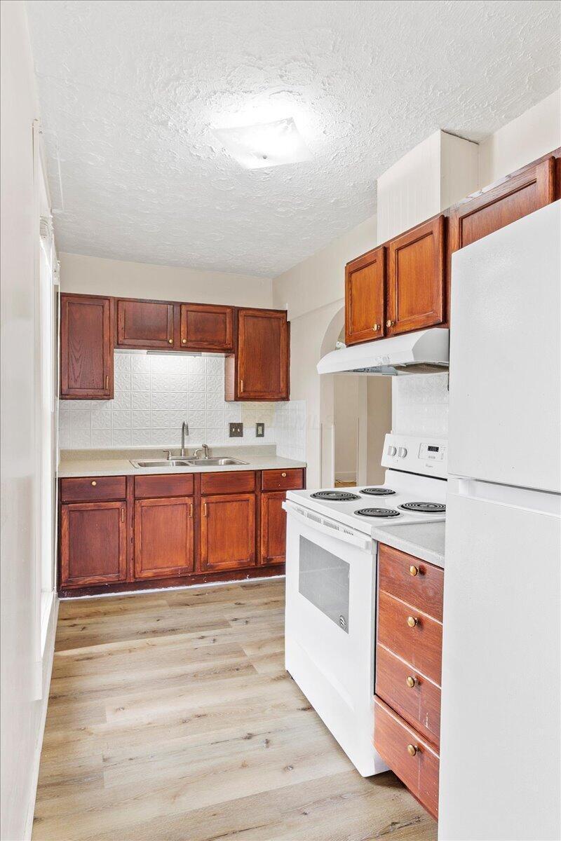 140 N Stanley Street Property Photo 33