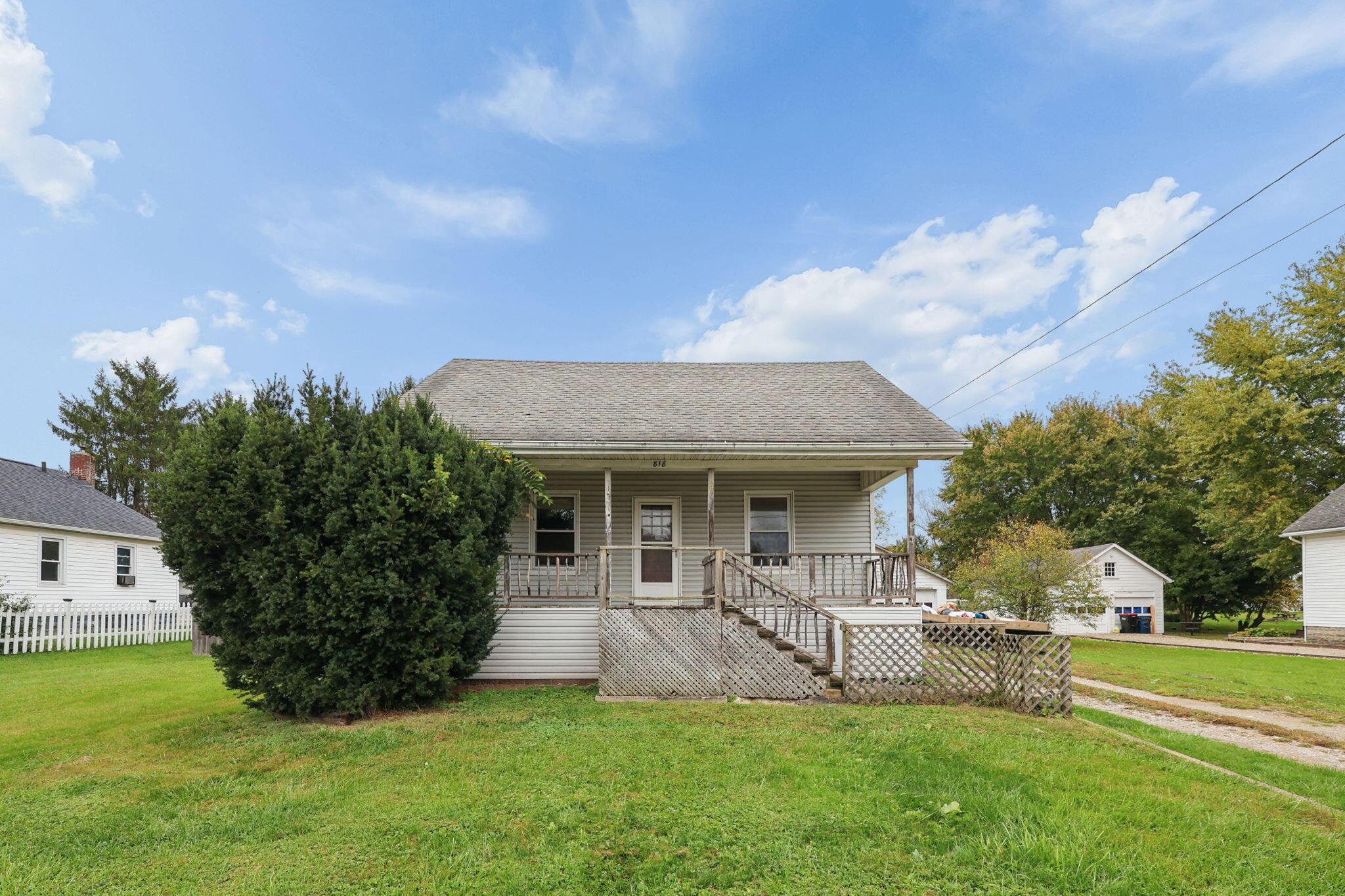 818 North W Property Photo 2