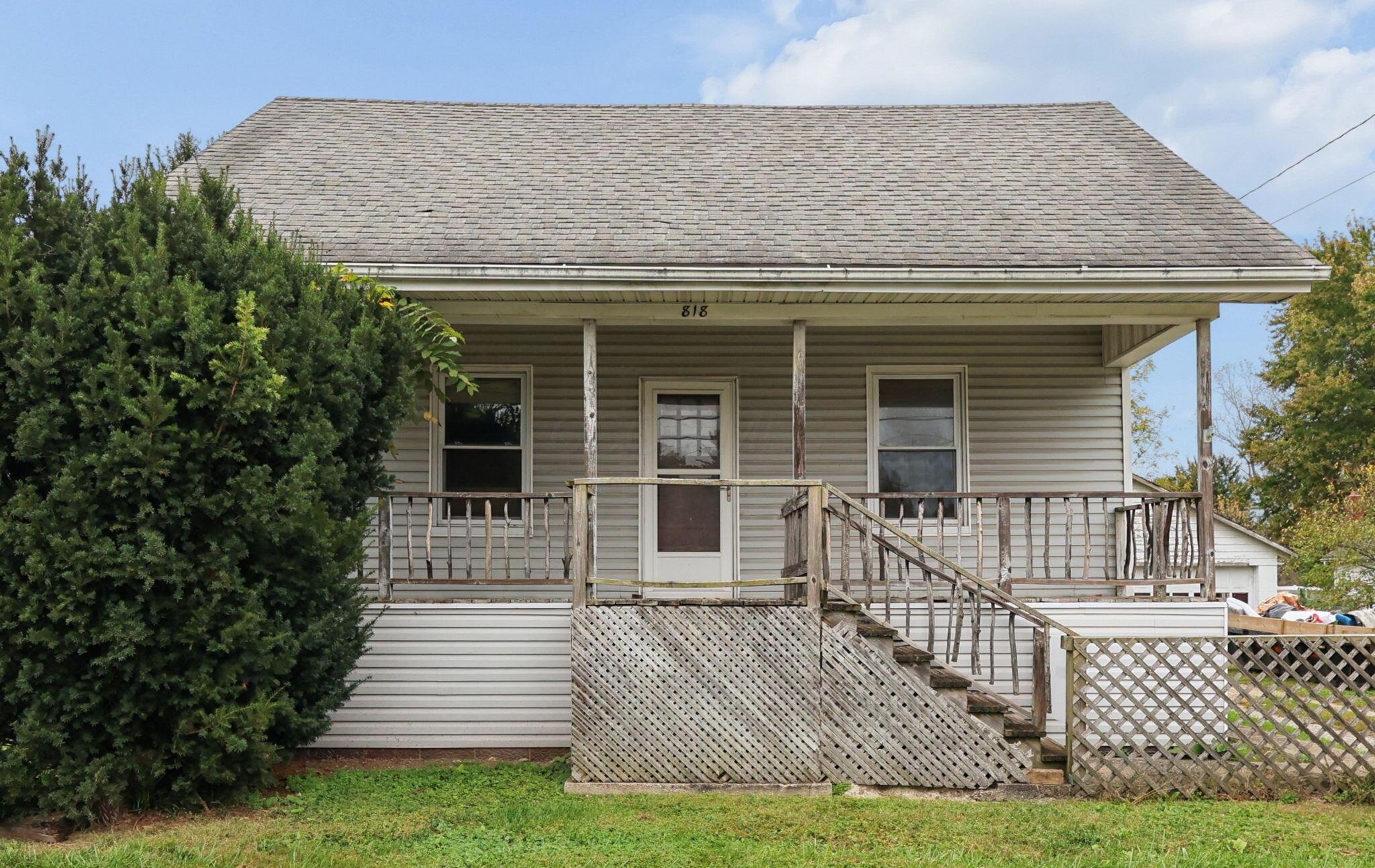 818 North W Property Photo 3