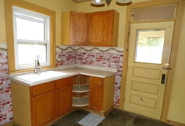 1015 Reid Property Photo 7