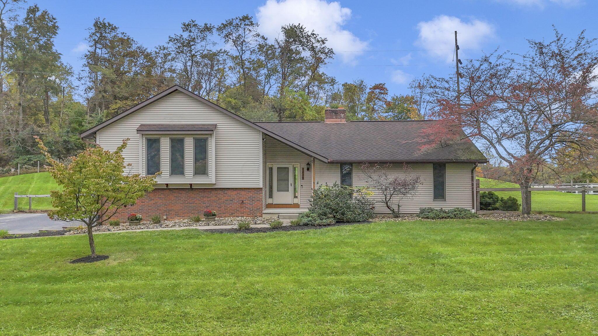 1710 Marietta Road Ne Property Photo 2