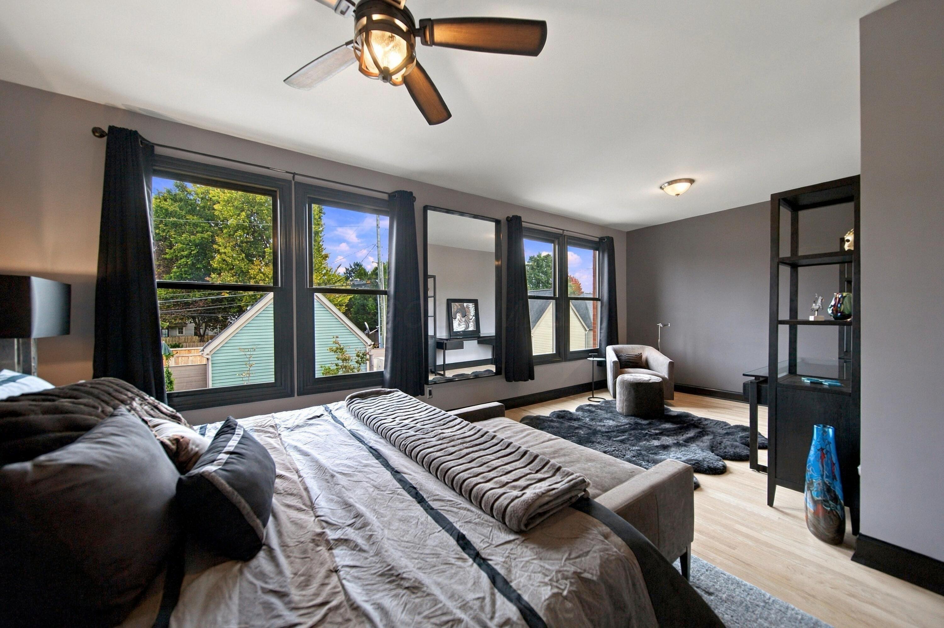 1050 Perry Street Property Photo 14