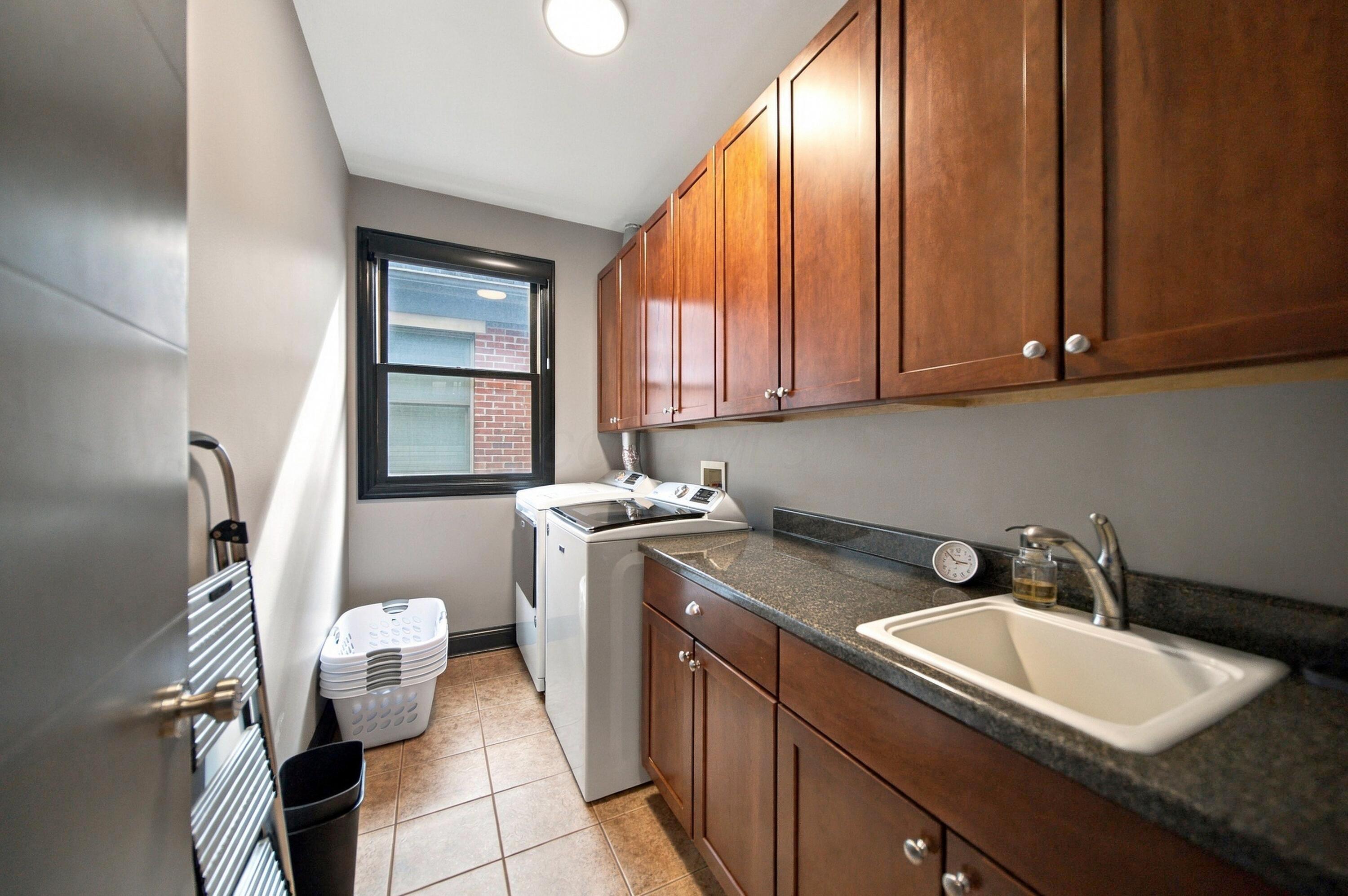 1050 Perry Street Property Photo 20