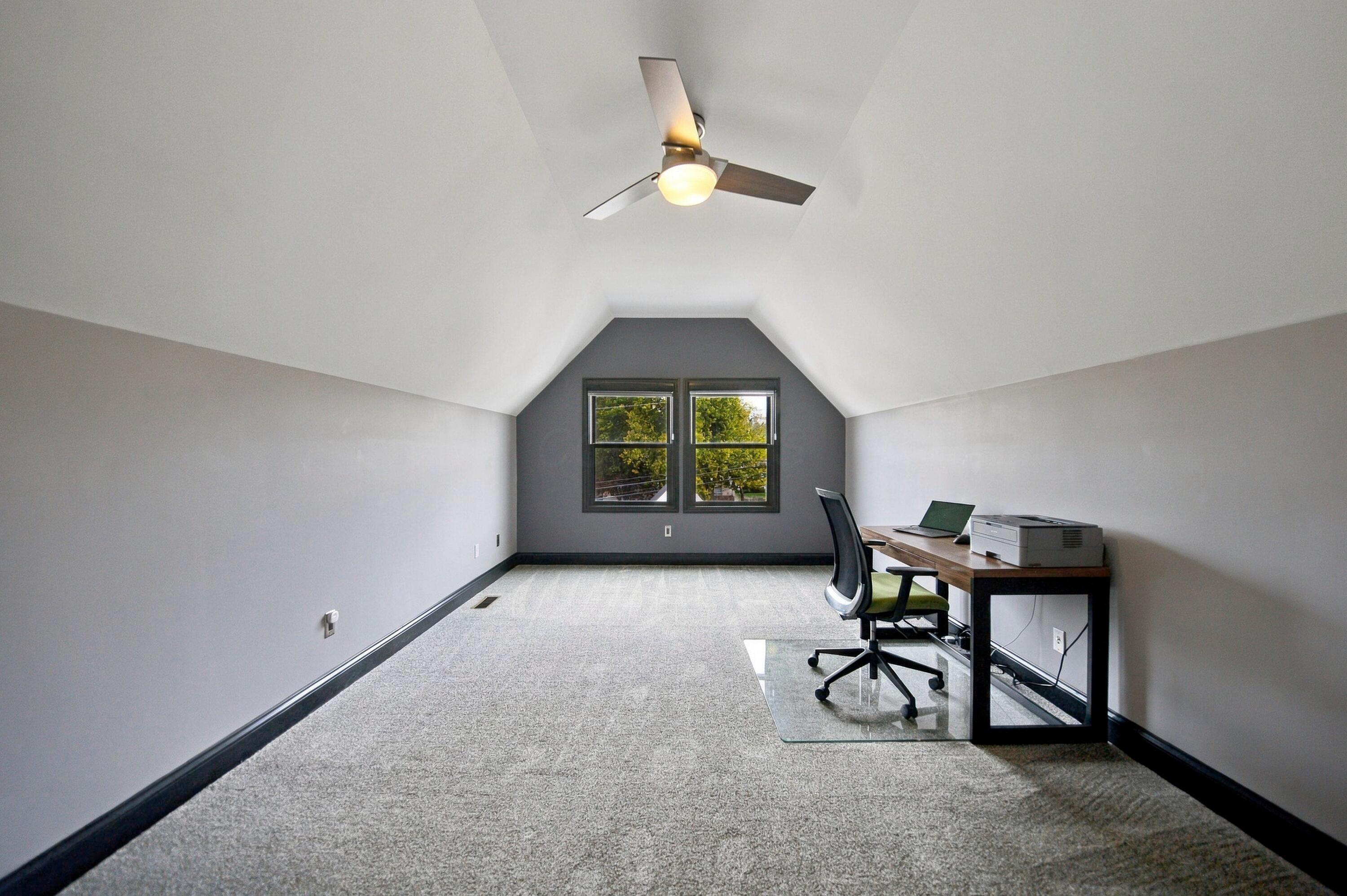1050 Perry Street Property Photo 22