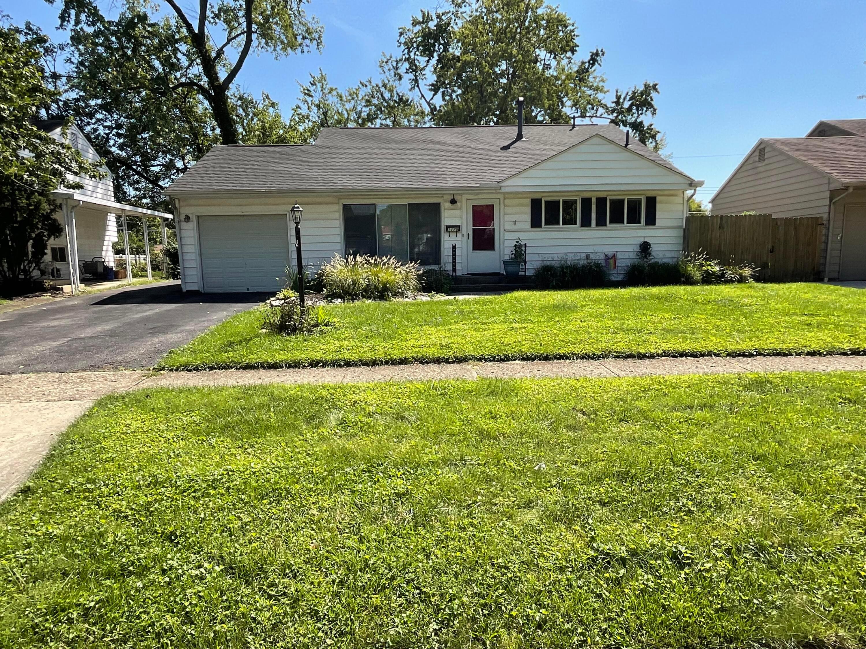 1178 Manfeld Drive Property Photo 1