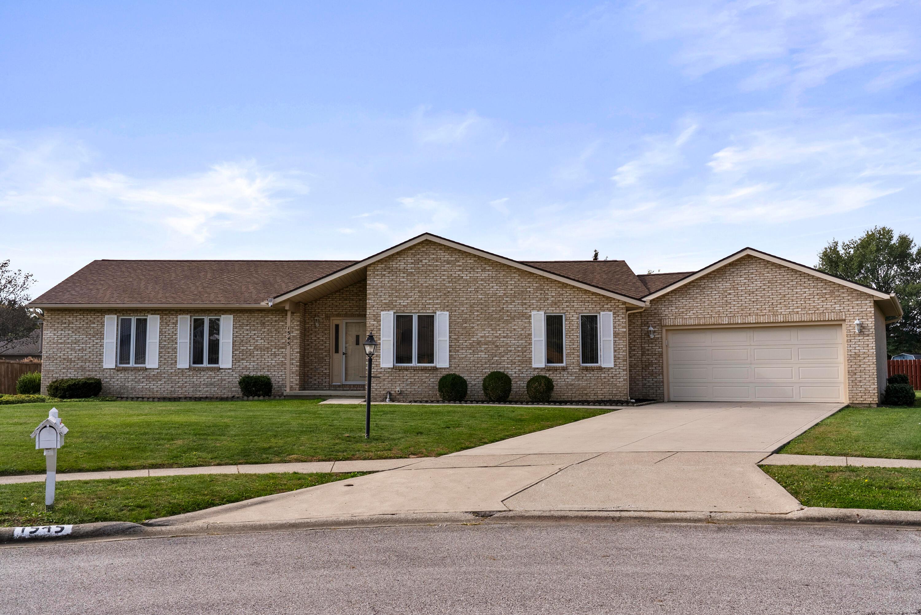 1545 Ojibwas Court Property Photo 1