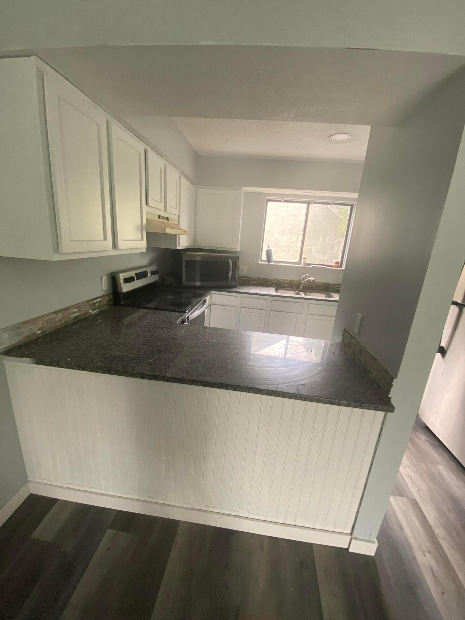 6406-6408 Wolcott Court Property Photo 12