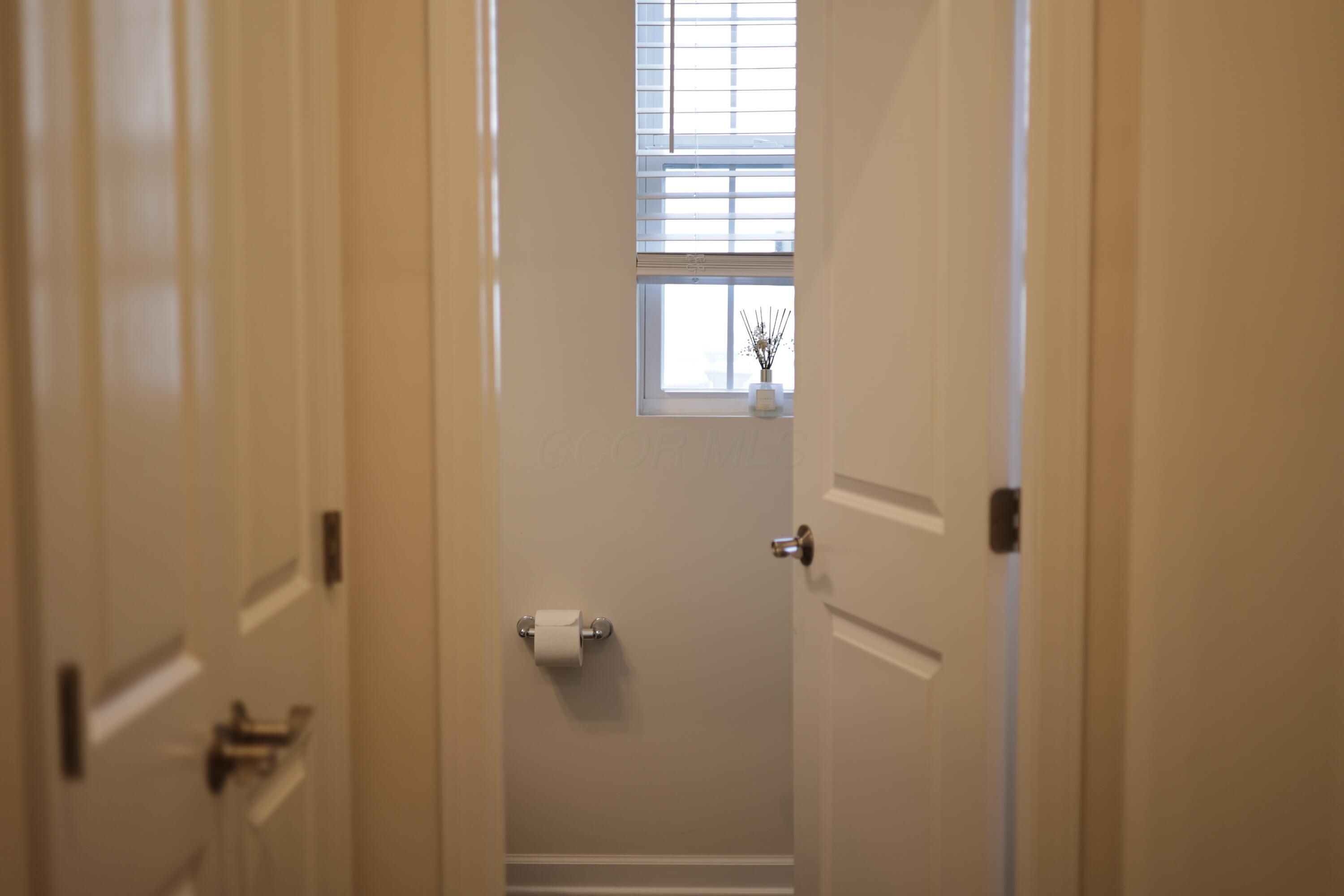 4176 John Shields Parkway, 202 Property Photo 6