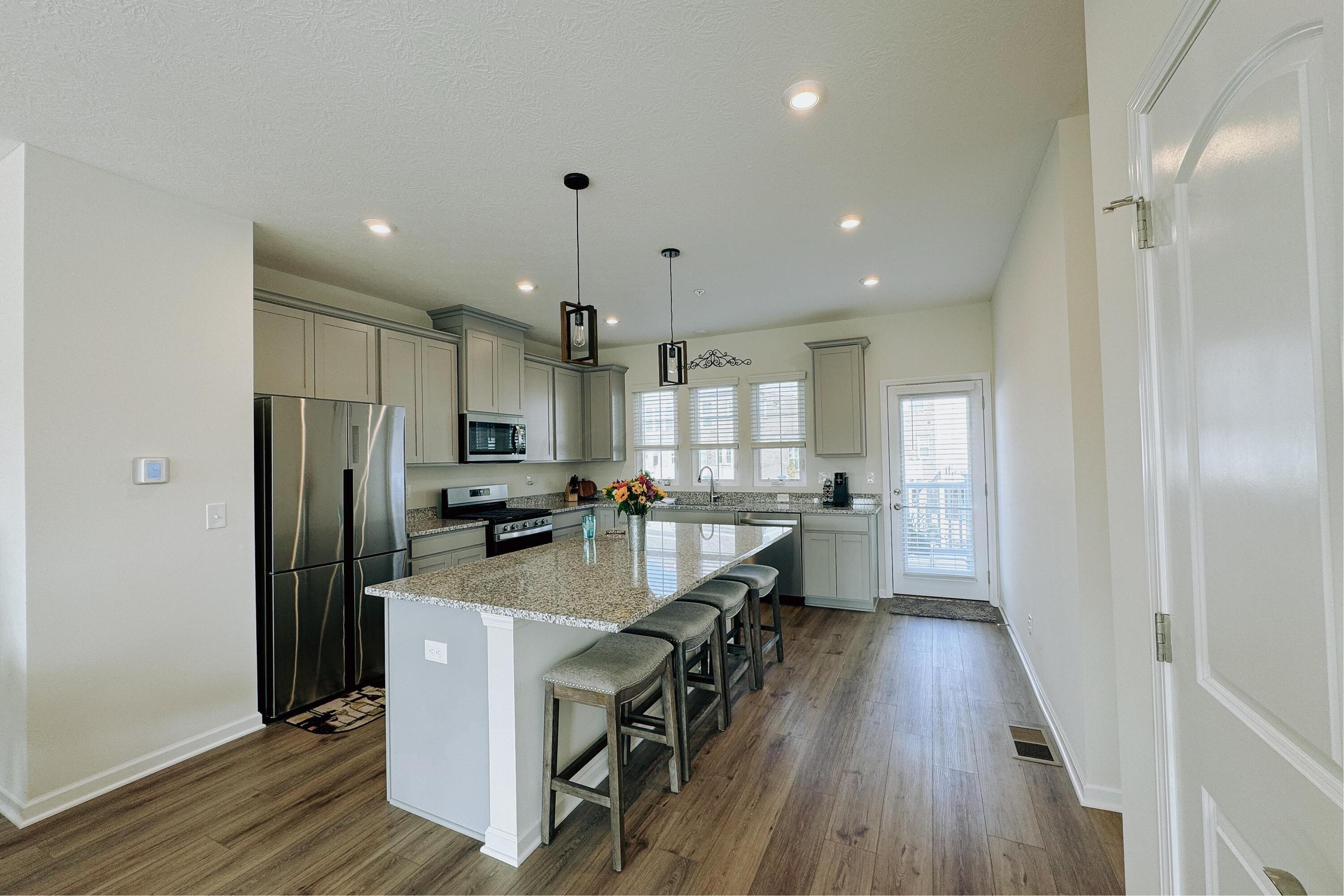 4176 John Shields Parkway, 202 Property Photo 12