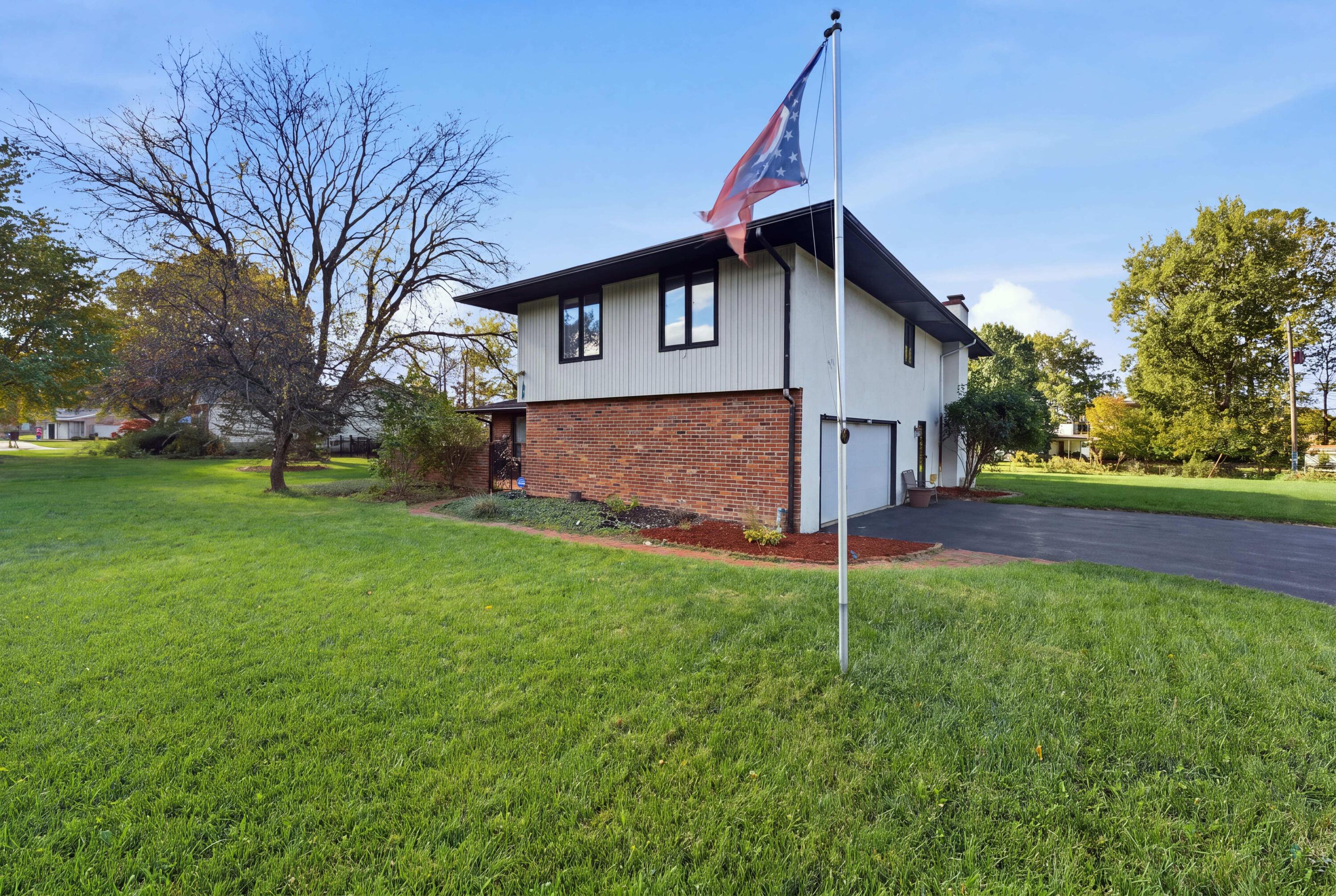 1089 Barberry Lane Property Photo 1
