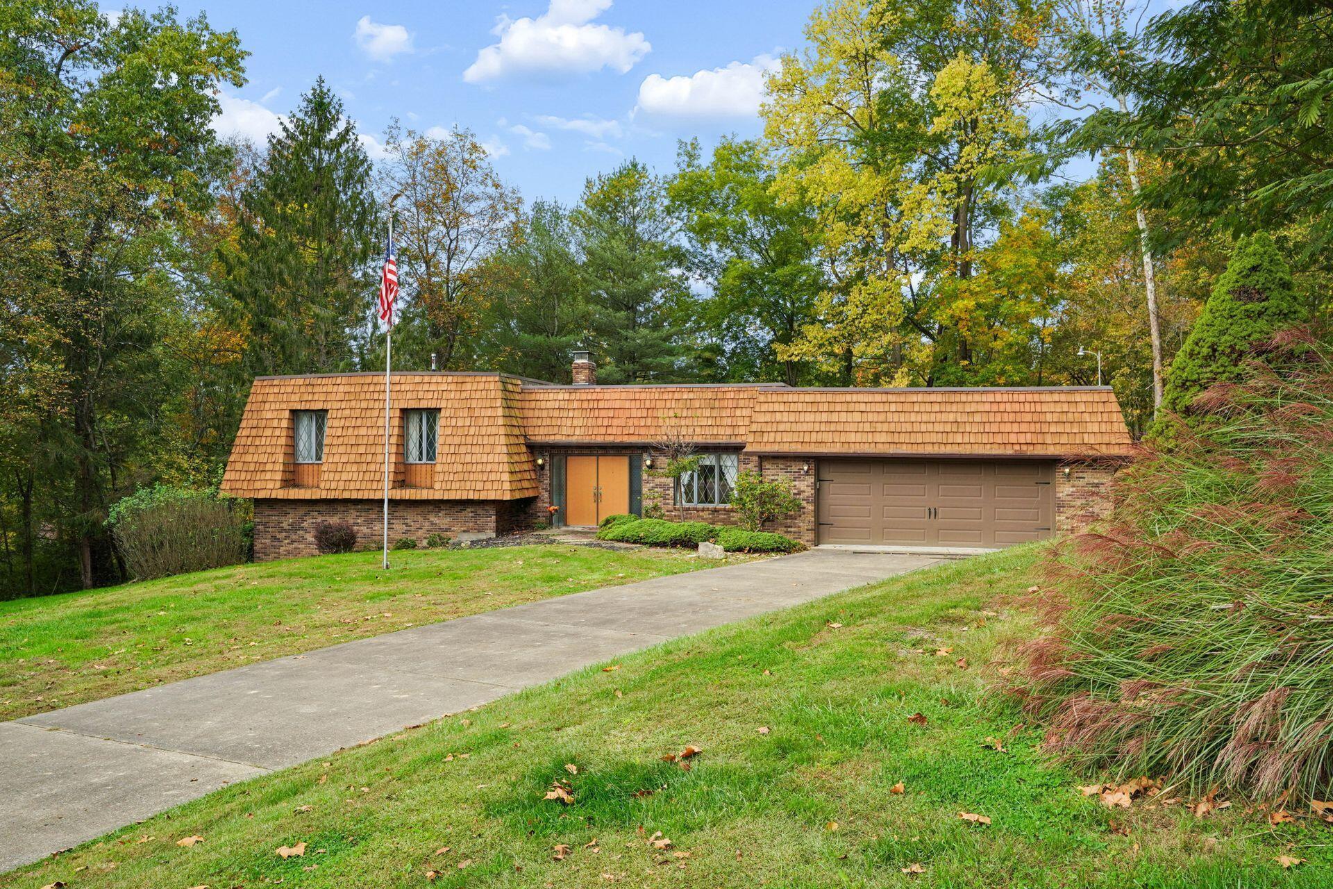 5220 Hampton Court Property Photo 1