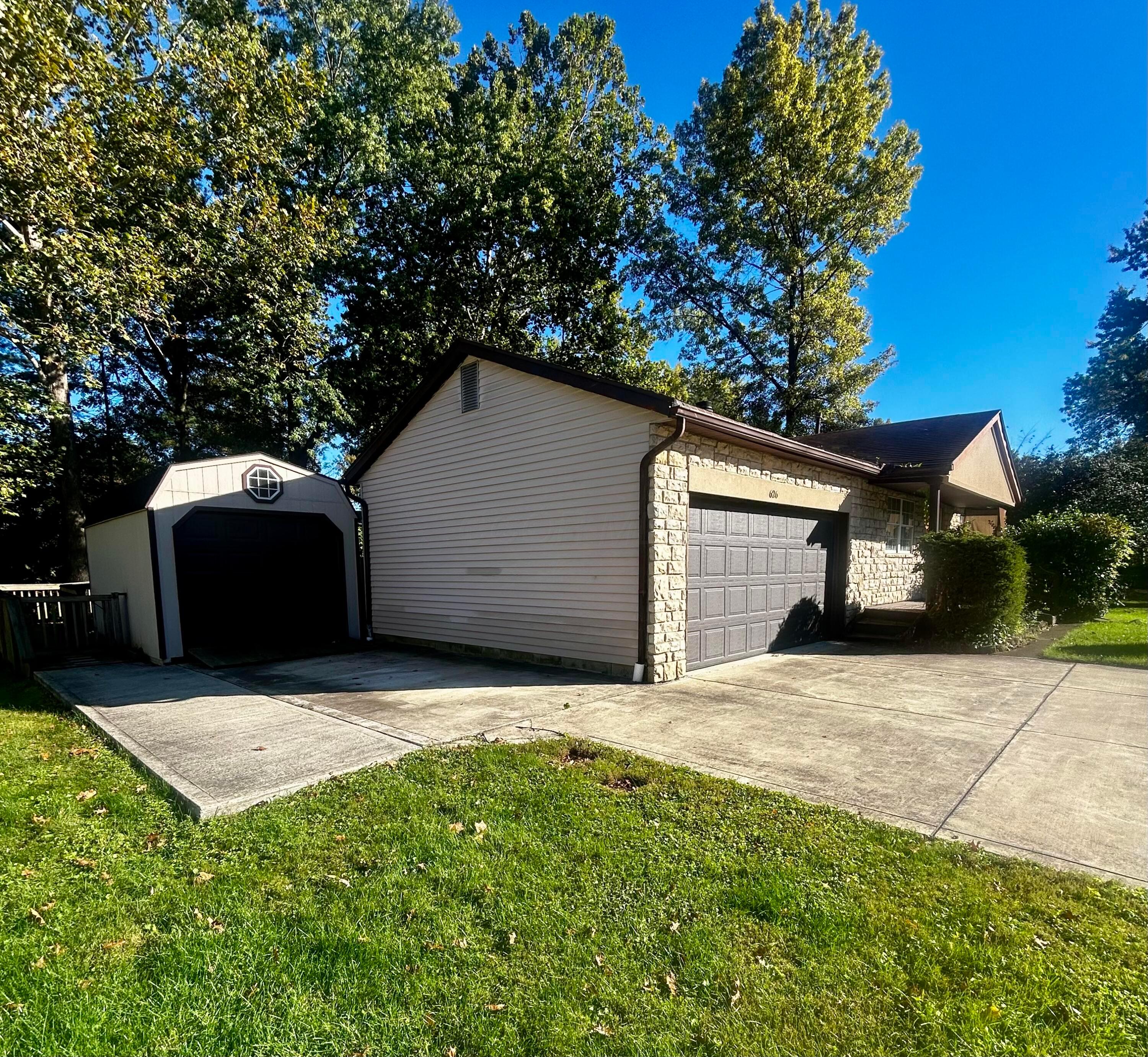 626 Country Club Road Property Photo 1