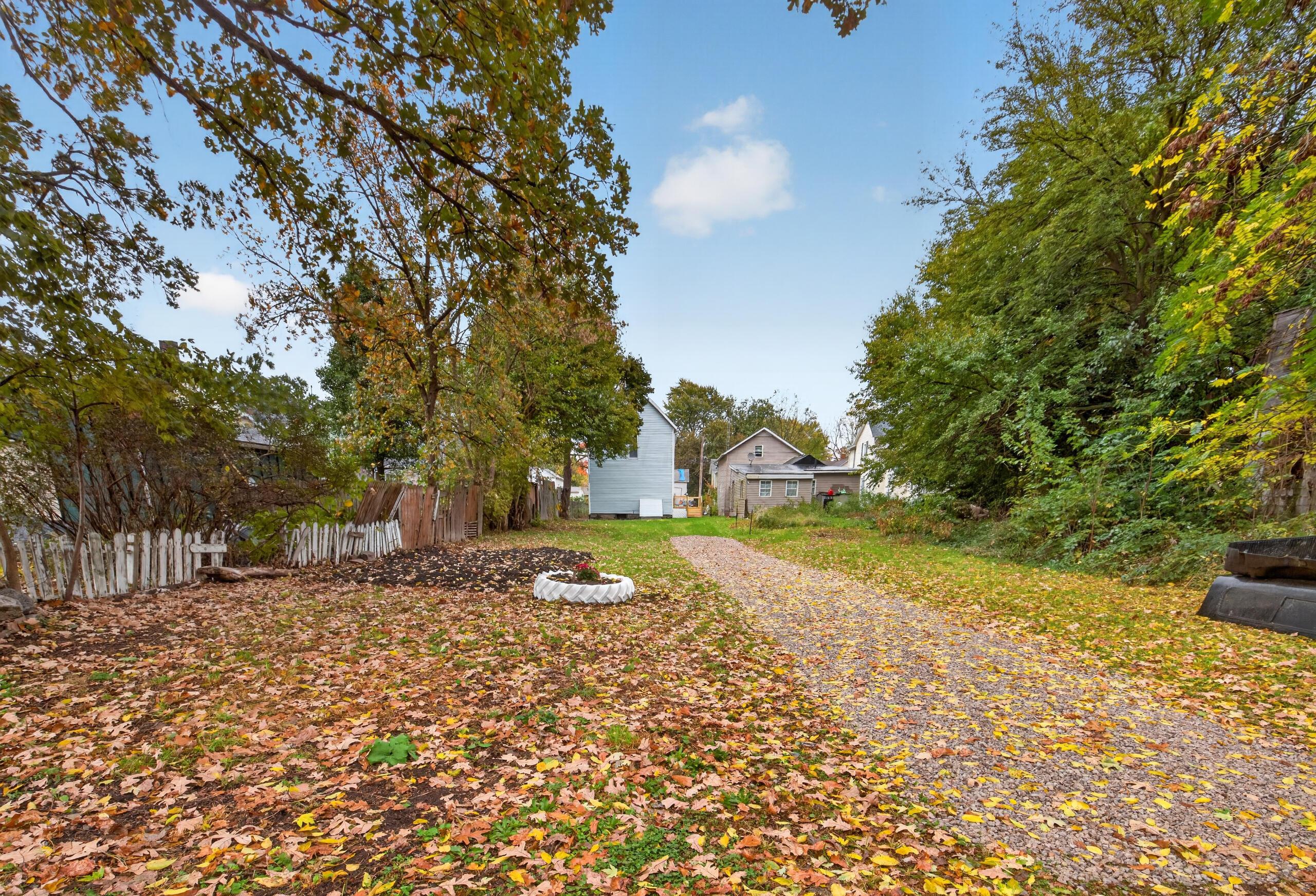 427 Park Street Property Photo 4