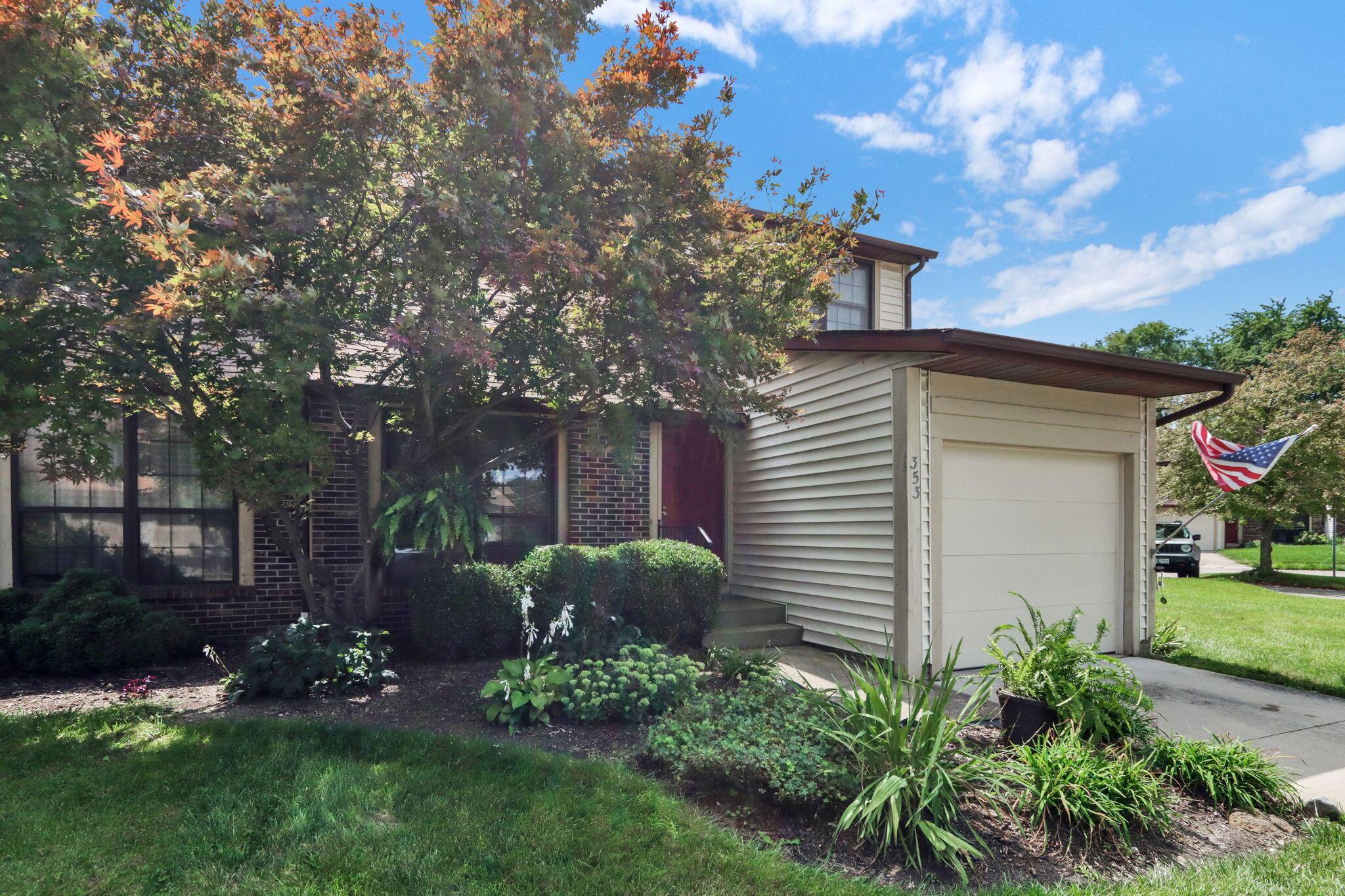 353 Macintosh Way Property Photo 1
