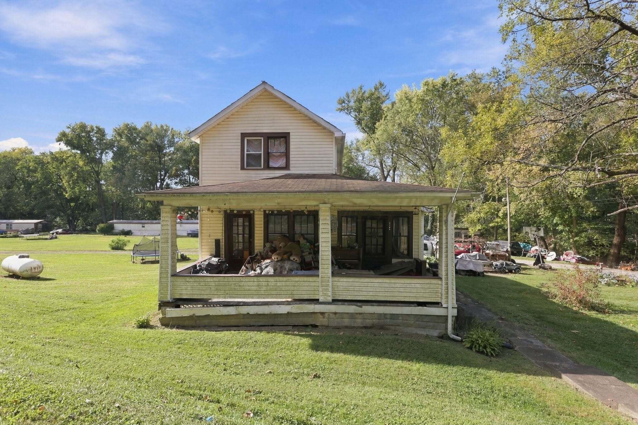 2965 N River Road E Property Photo 1