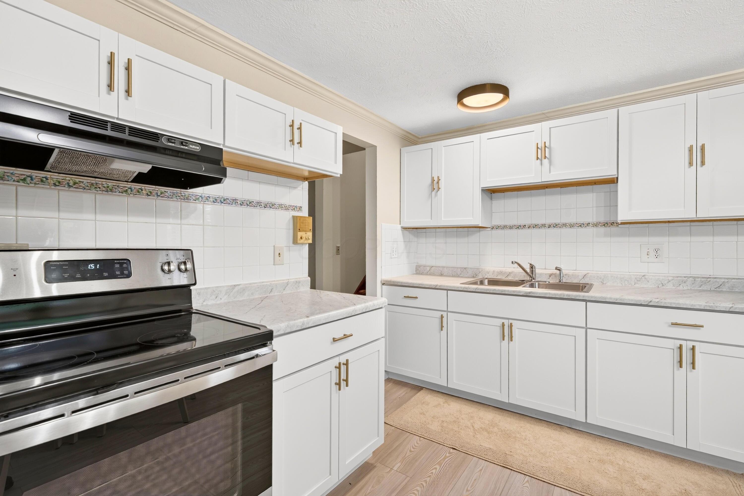 1392 E Mithoff Street Property Photo 8