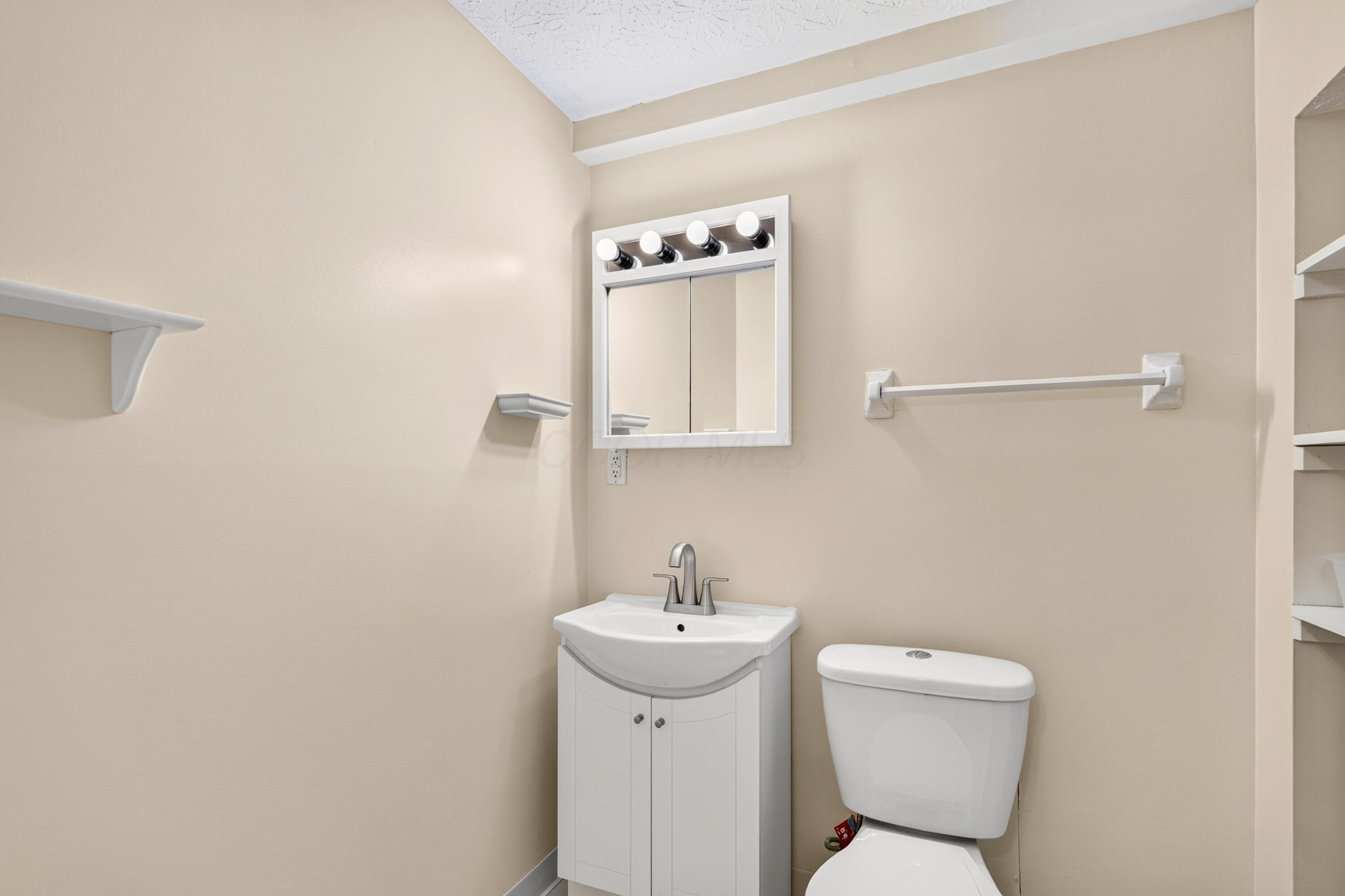 1392 E Mithoff Street Property Photo 18