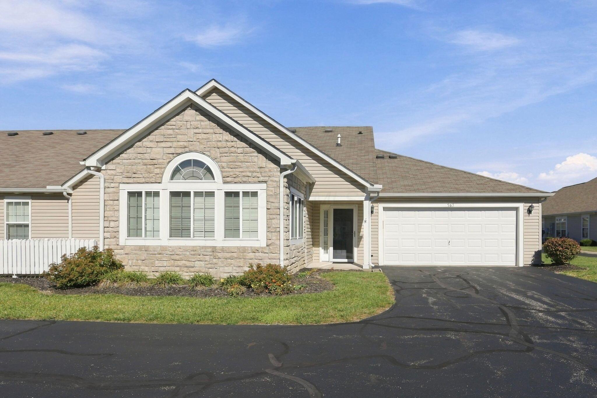 963 Governors Circle Property Photo 1