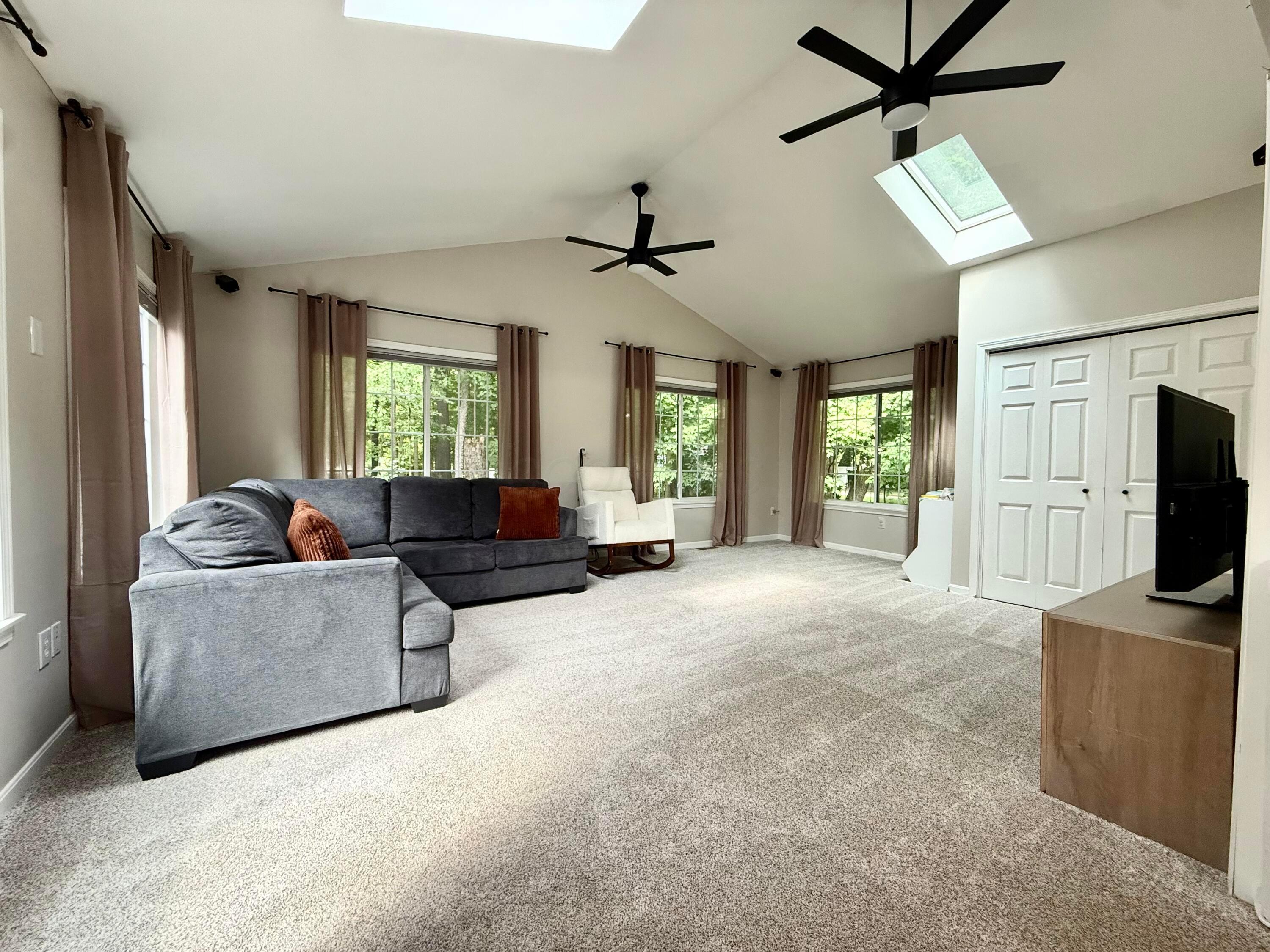 766 Center Street Property Photo 4