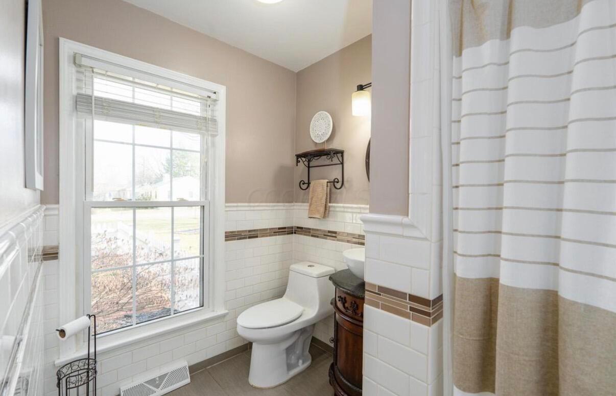 766 Center Street Property Photo 8