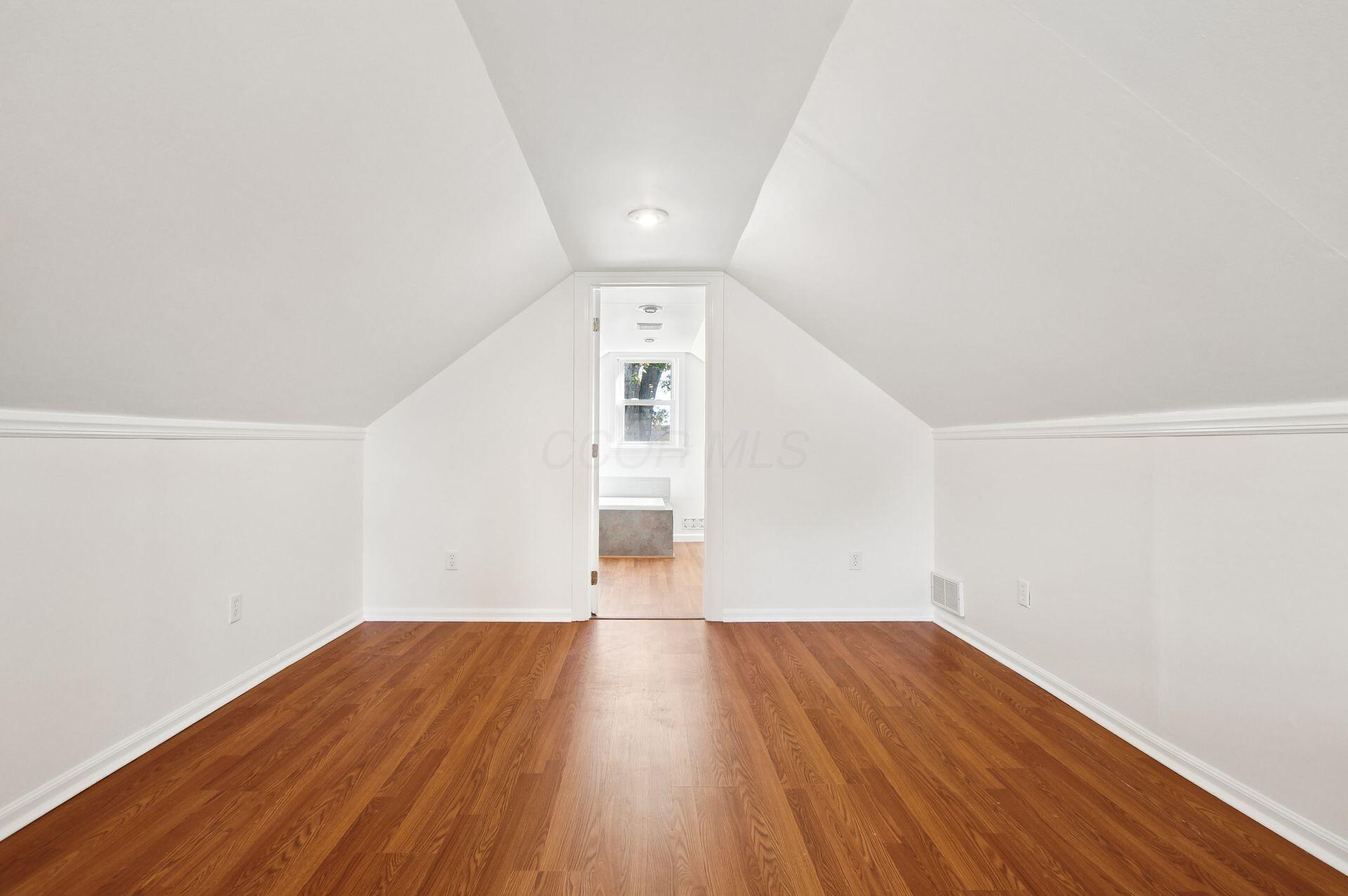 903 Chelsea Avenue Property Photo 24