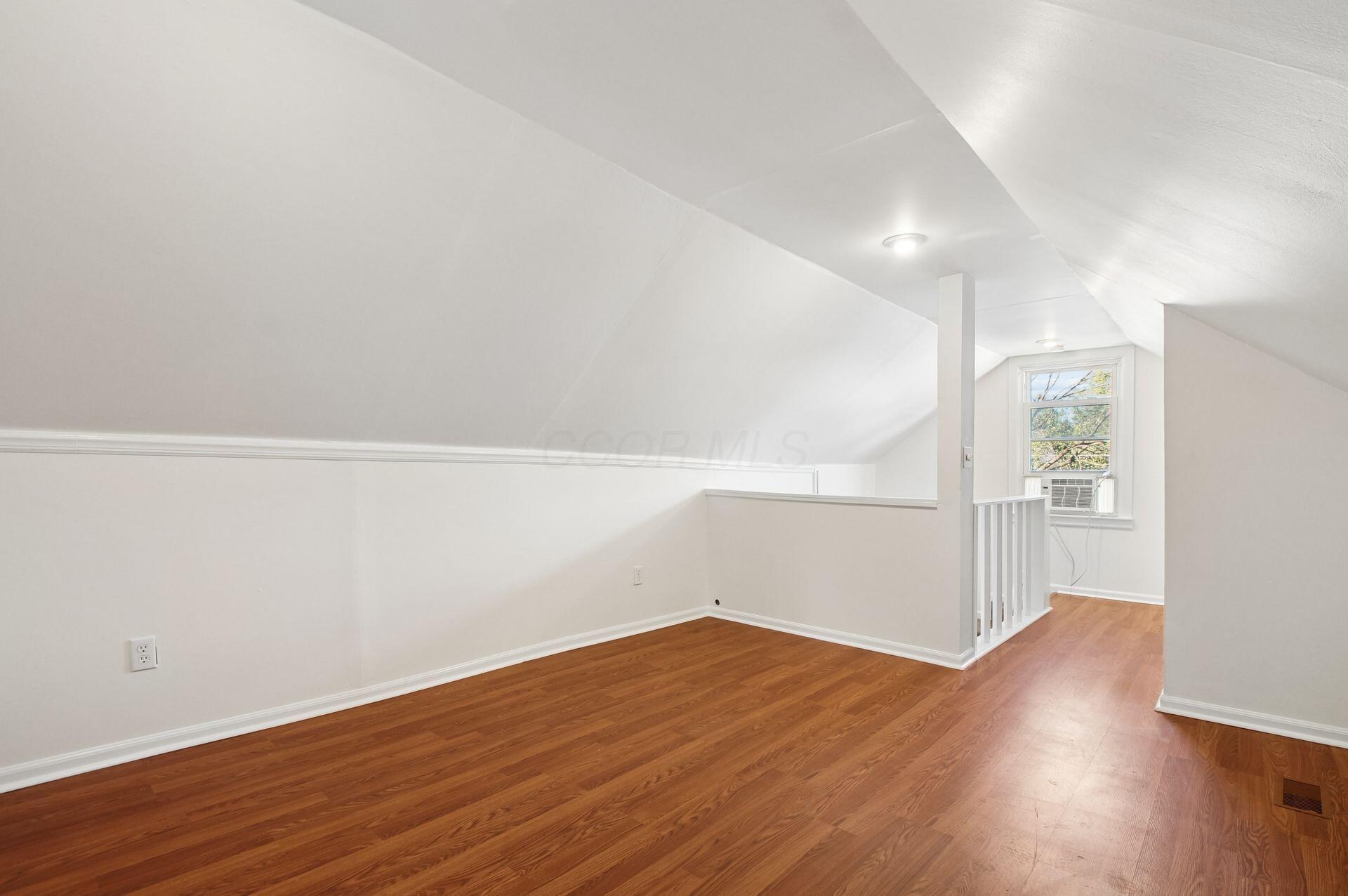 903 Chelsea Avenue Property Photo 25