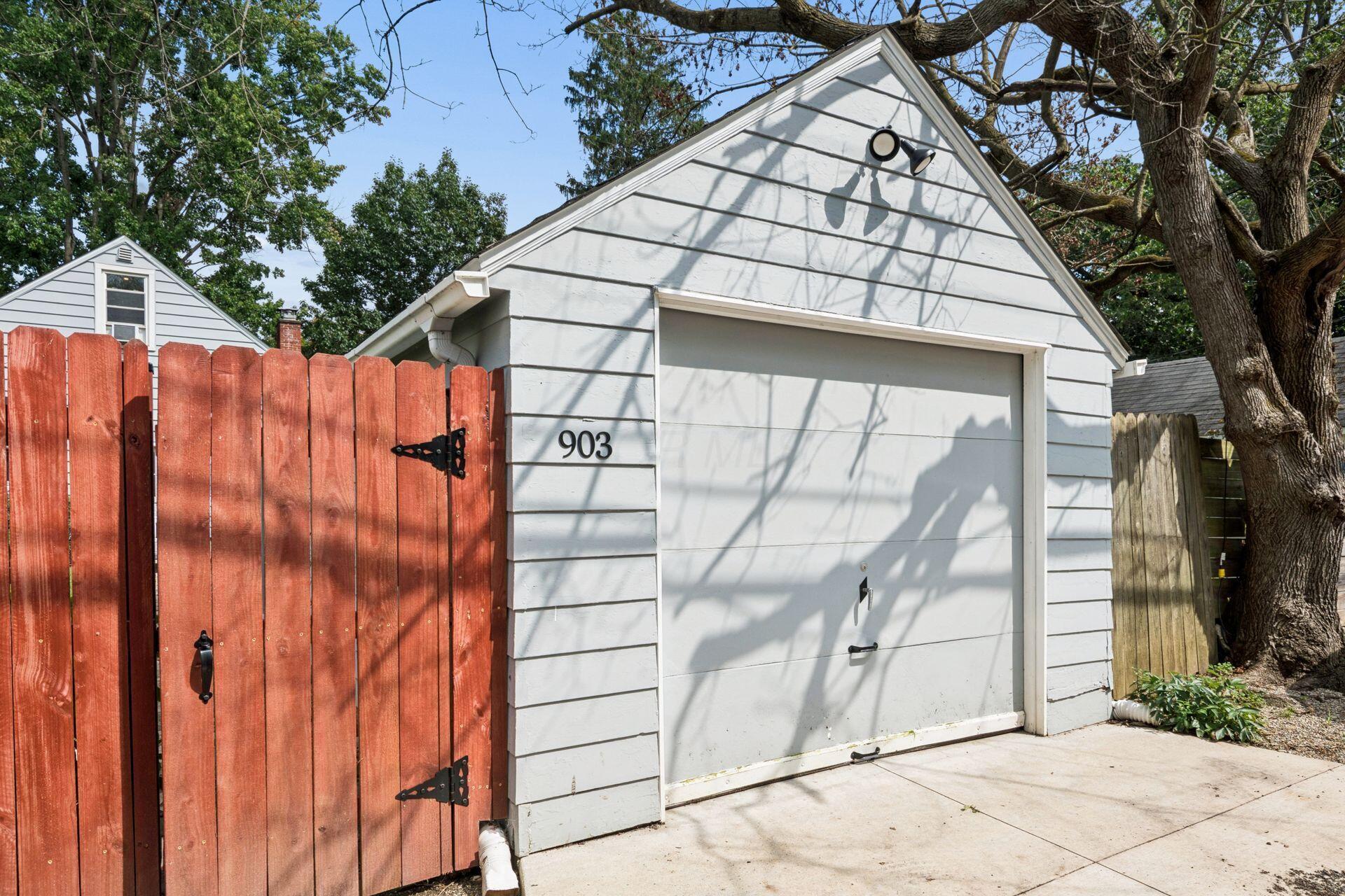 903 Chelsea Avenue Property Photo 38