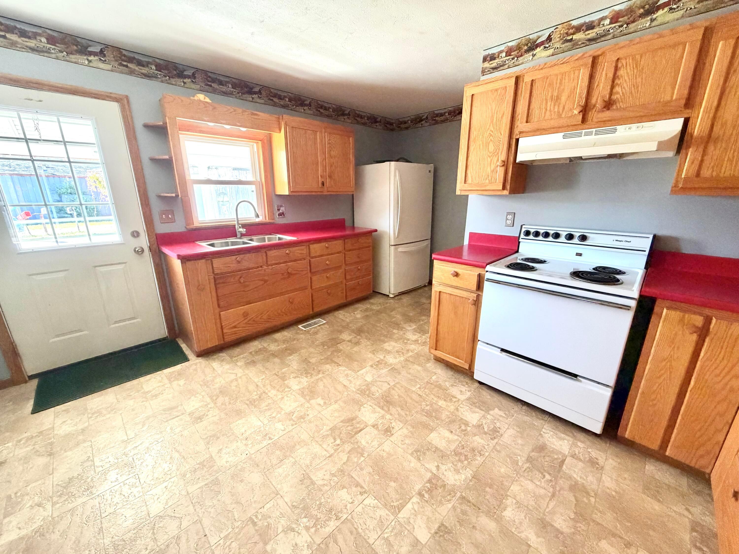 7835 Center Street Property Photo 7