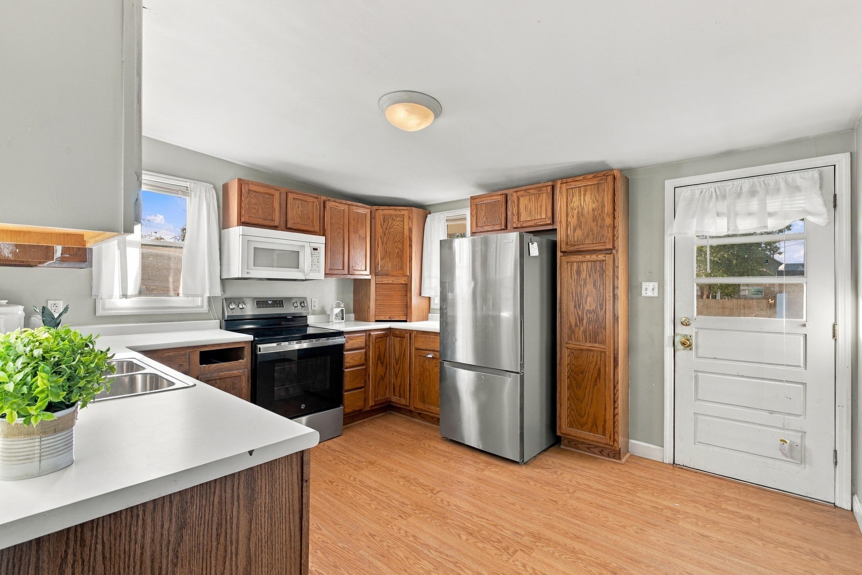 33 W Postal Avenue Property Photo 9