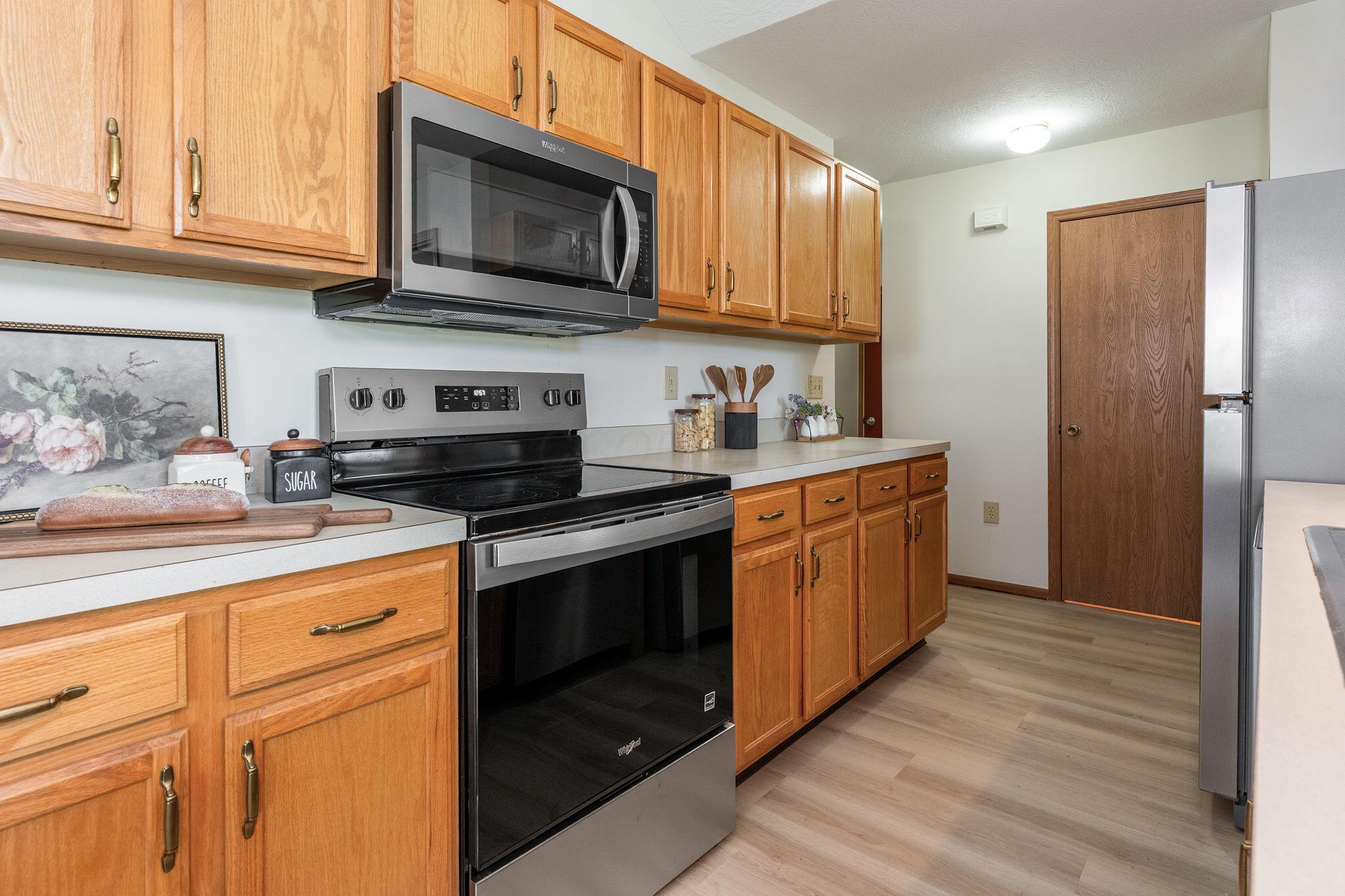 6837 Ridge Rock Drive Property Photo 13