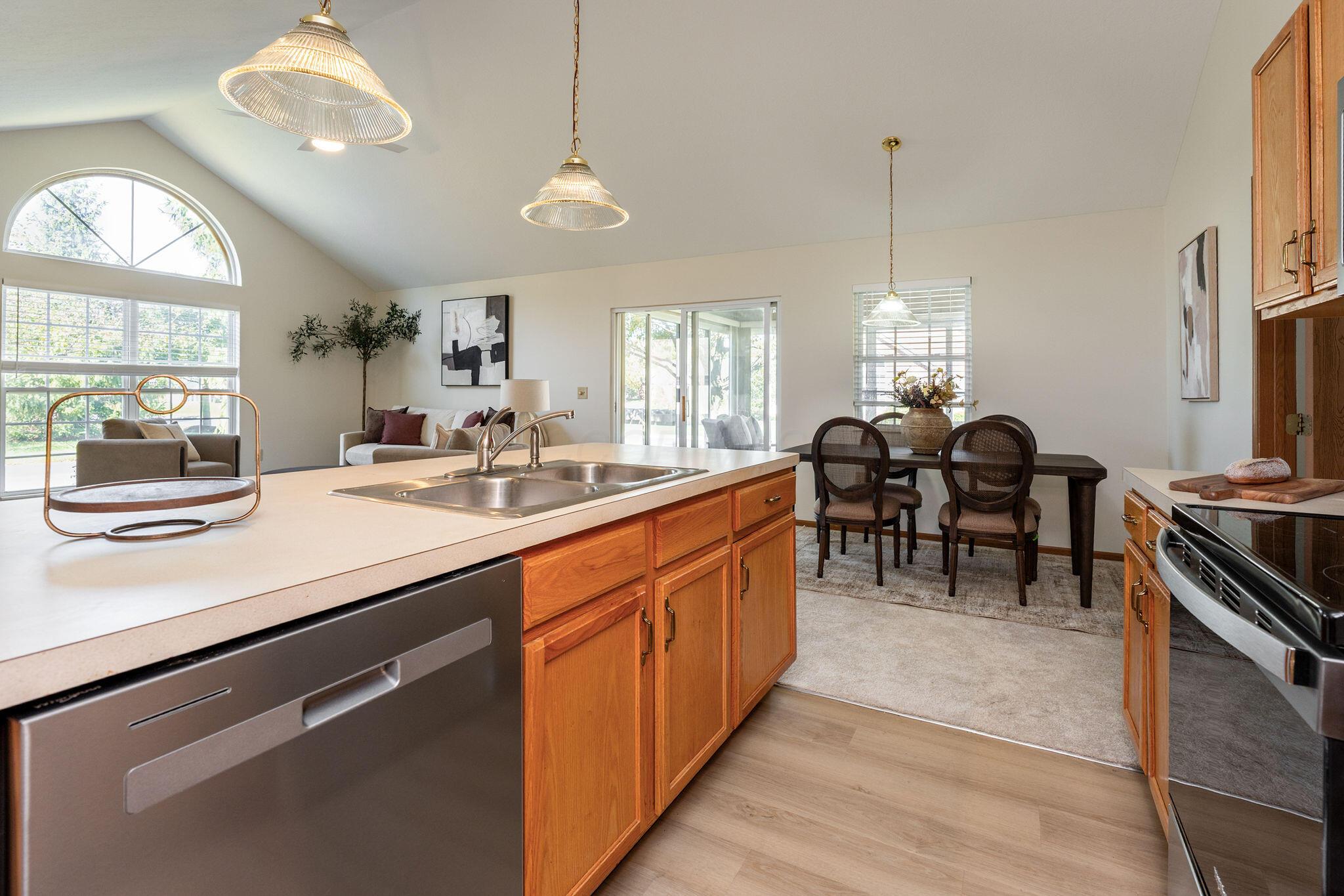 6837 Ridge Rock Drive Property Photo 14
