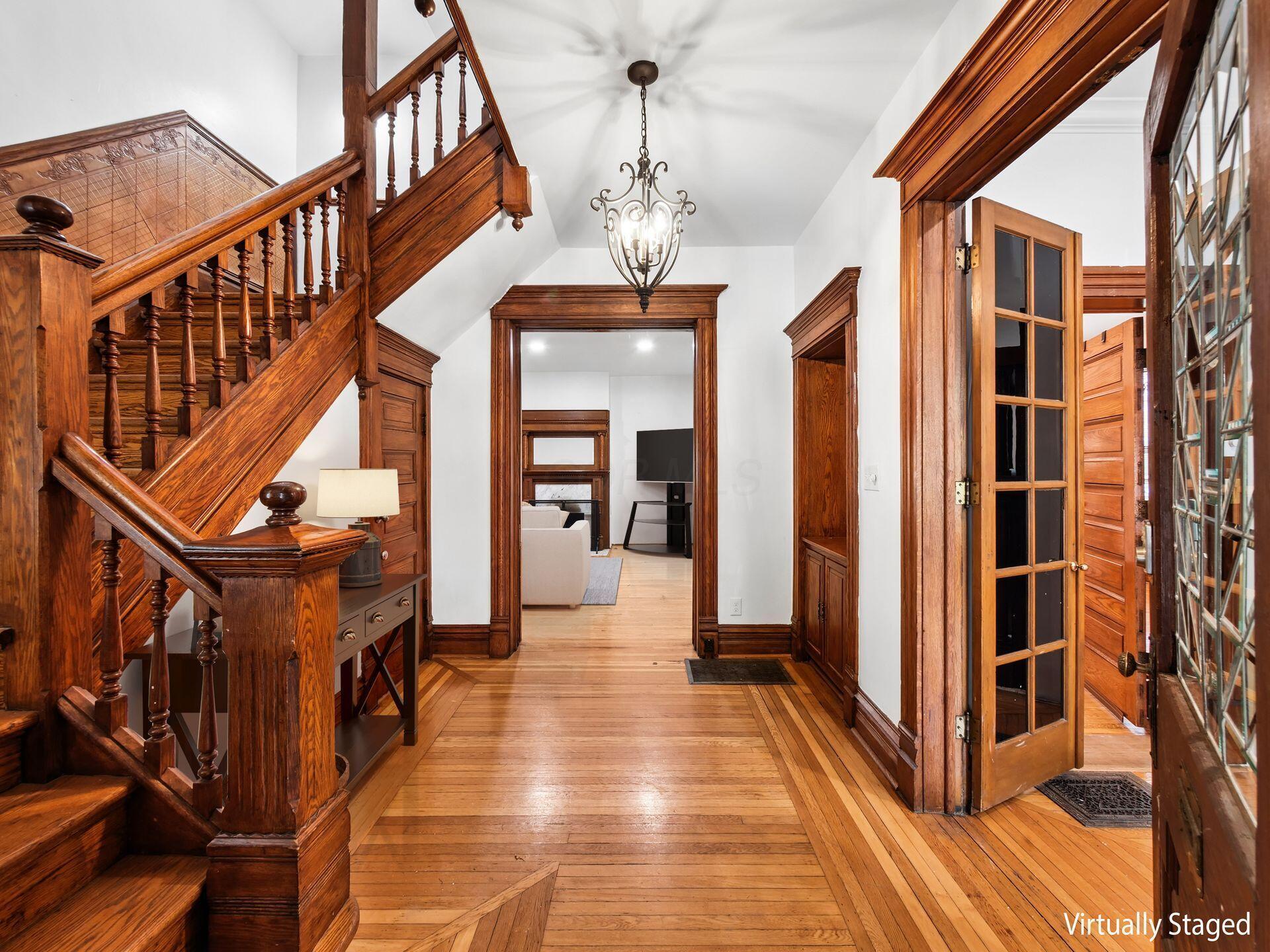 1227 Neil Avenue Property Photo 3