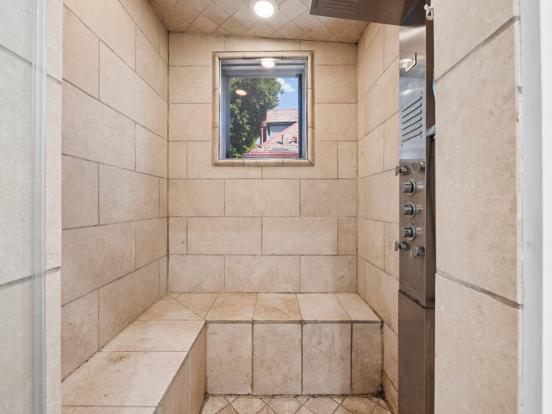 1227 Neil Avenue Property Photo 22