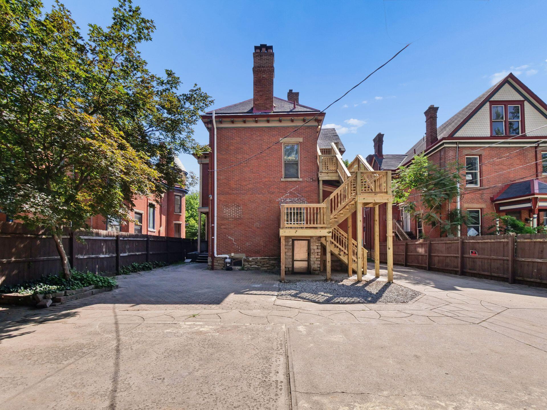 1227 Neil Avenue Property Photo 48