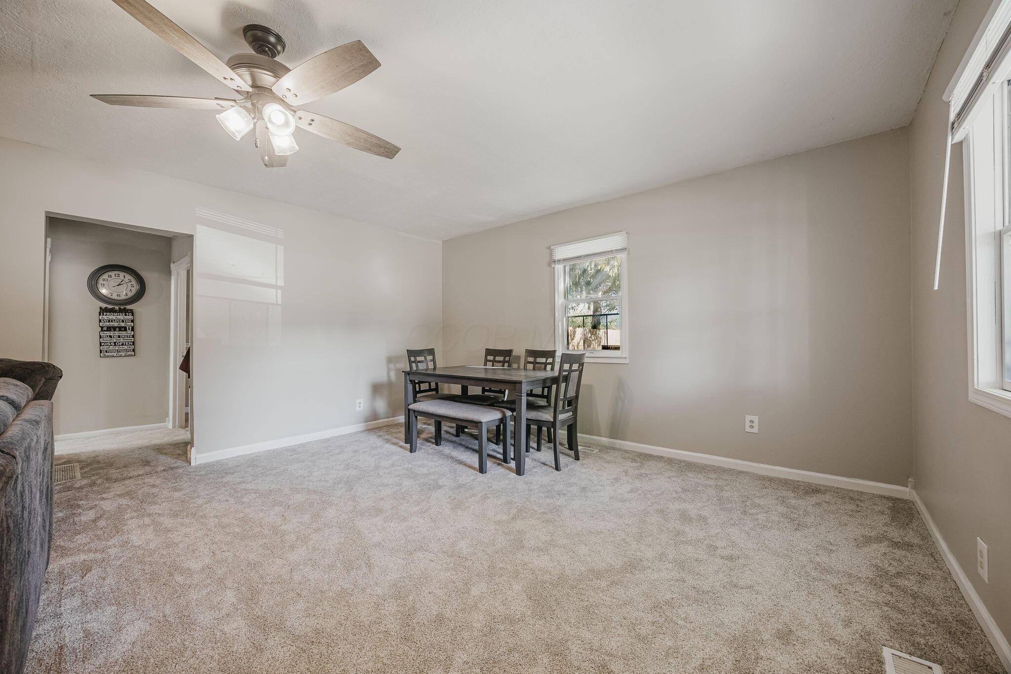 552 E Franklin Street Property Photo 8