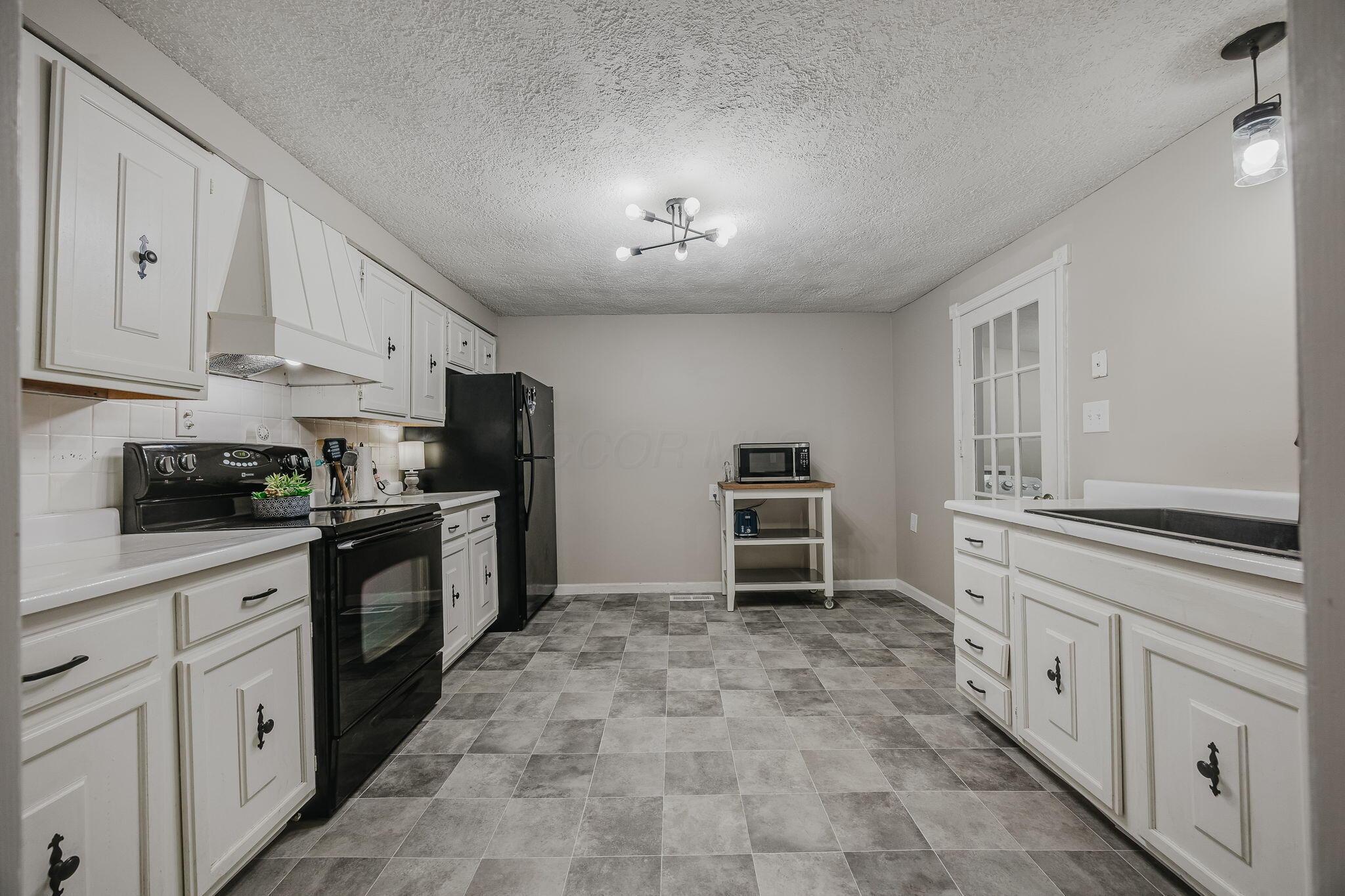 552 E Franklin Street Property Photo 10