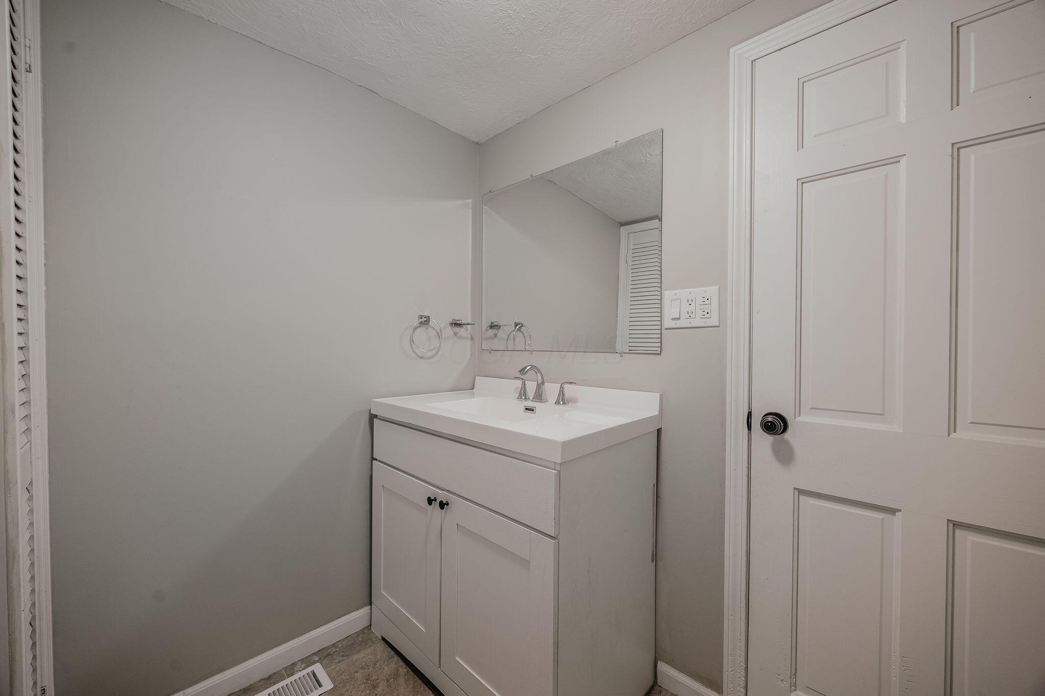 552 E Franklin Street Property Photo 21