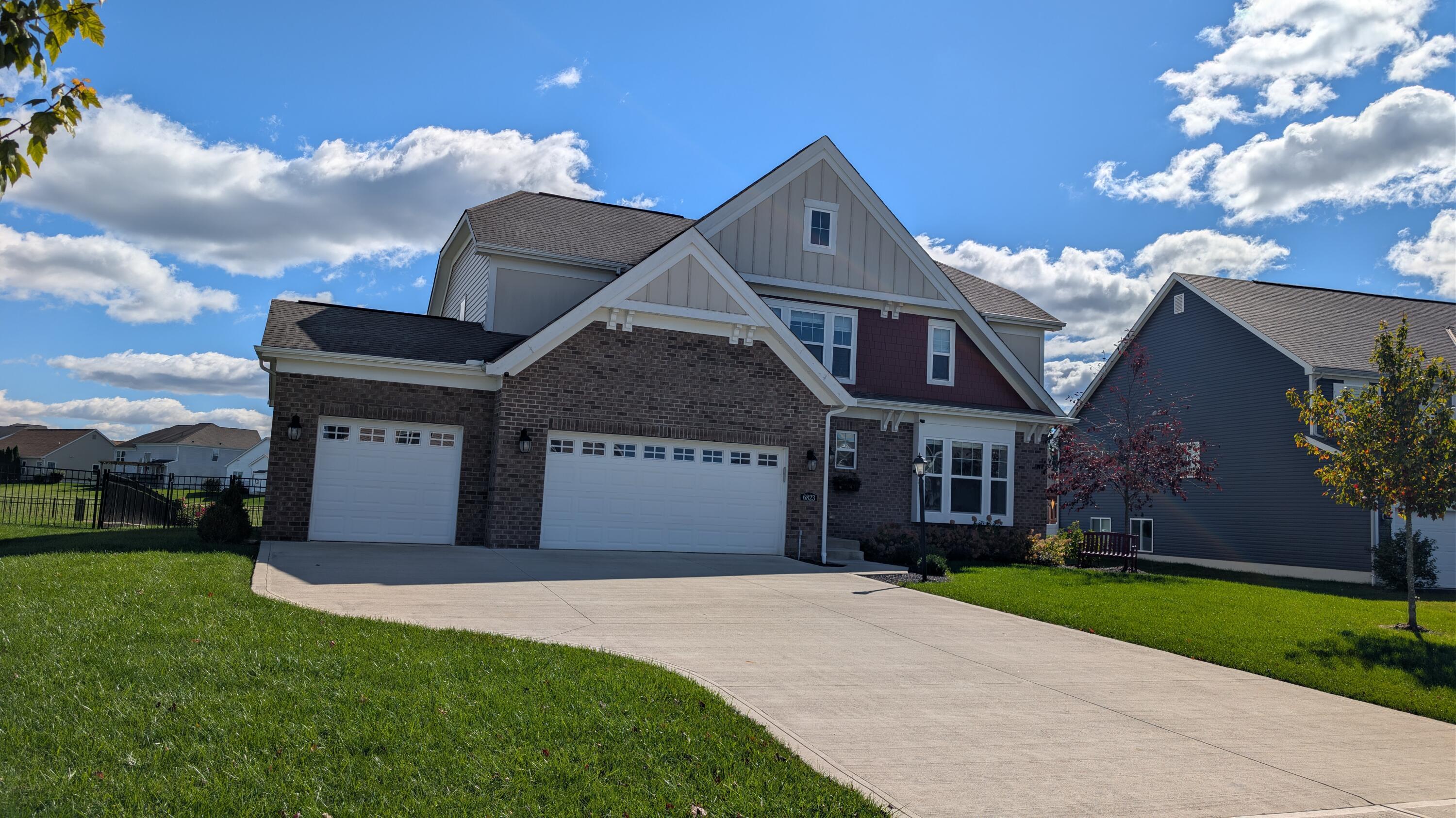 6823 Streamside Drive Property Photo 1