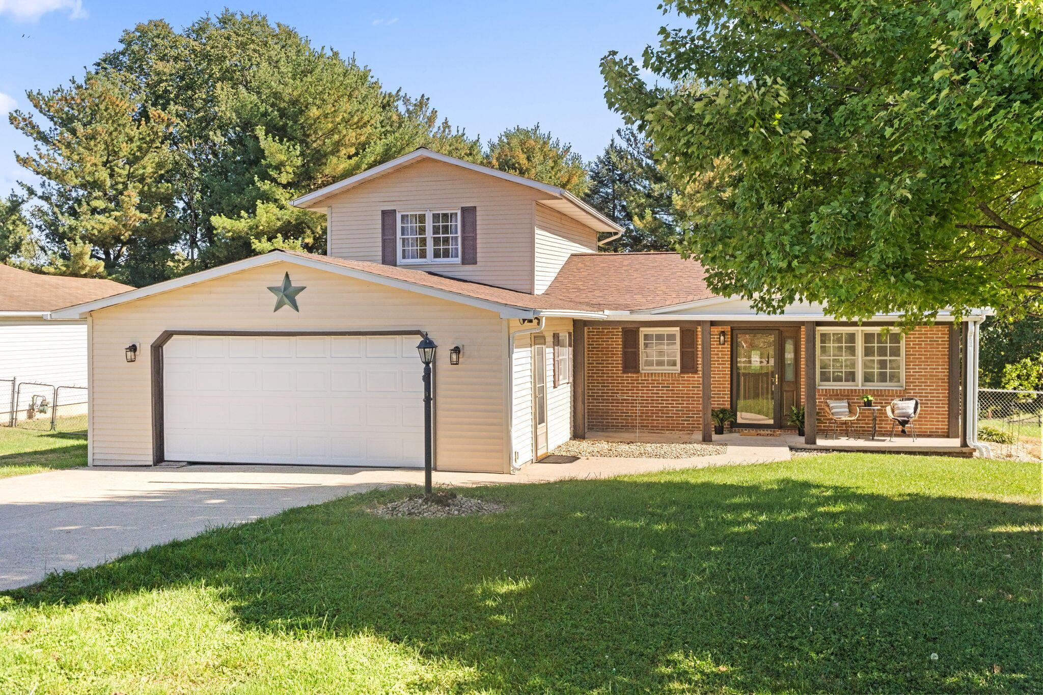 236 Clayburne Boulevard Property Photo 1