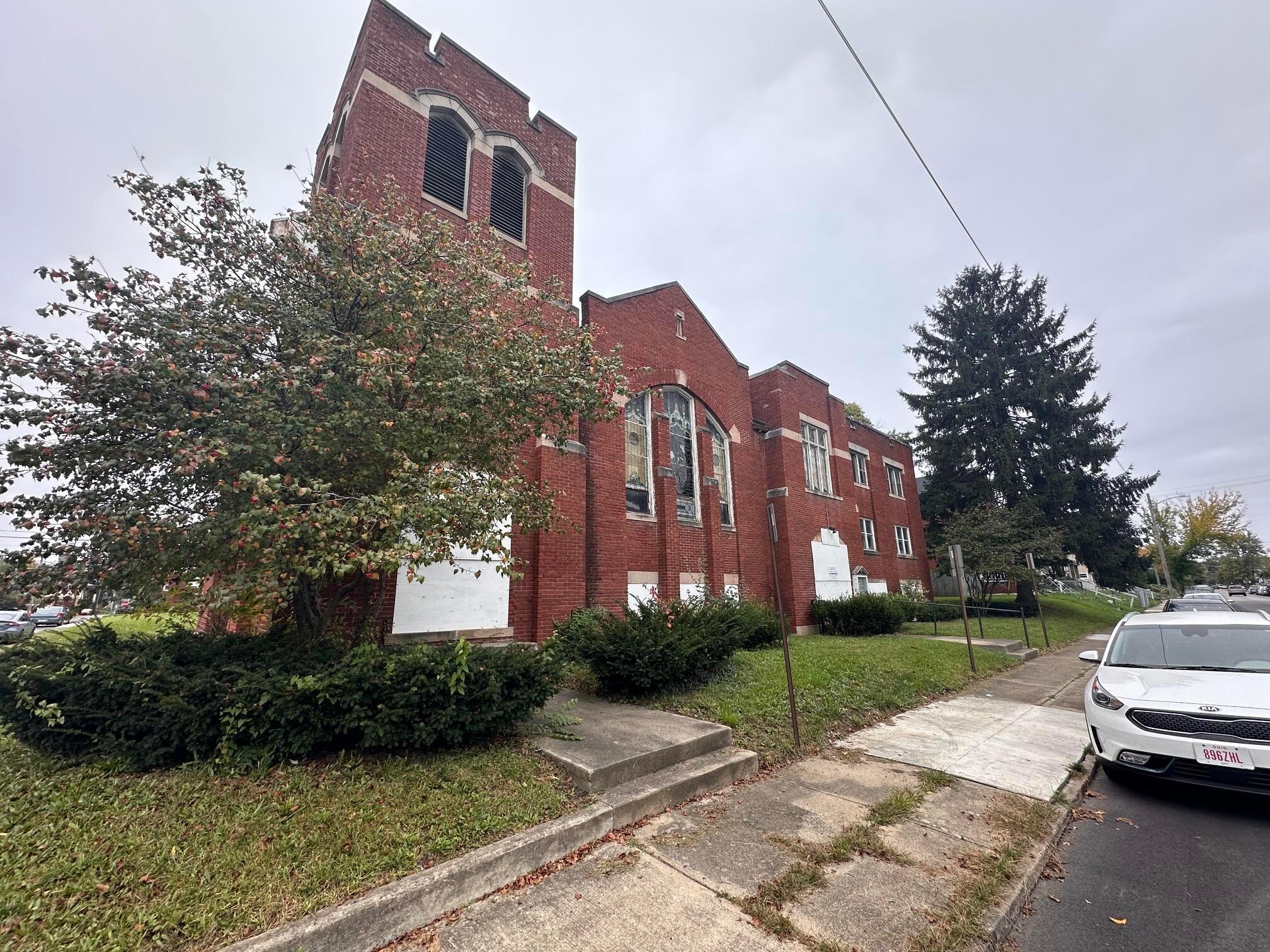 1015 Oakwood Avenue Property Photo 1