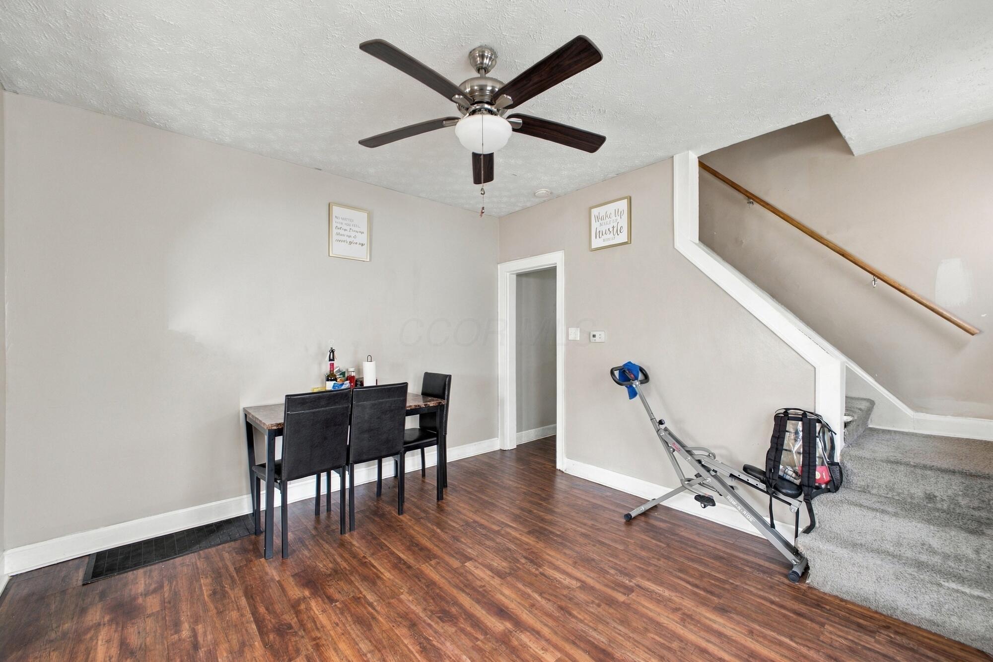 616-618 S Ogden Avenue Property Photo 6