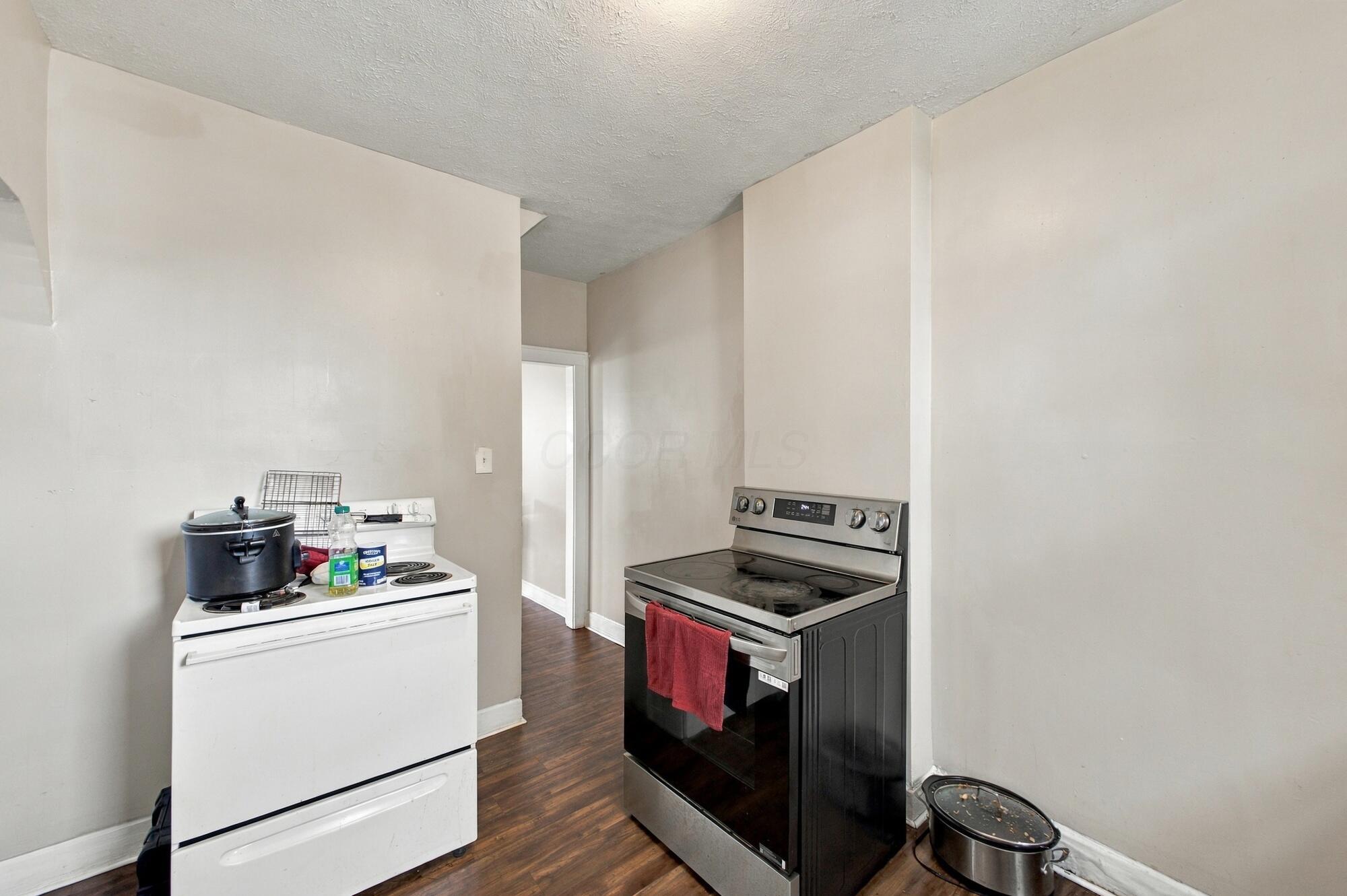 616-618 S Ogden Avenue Property Photo 10
