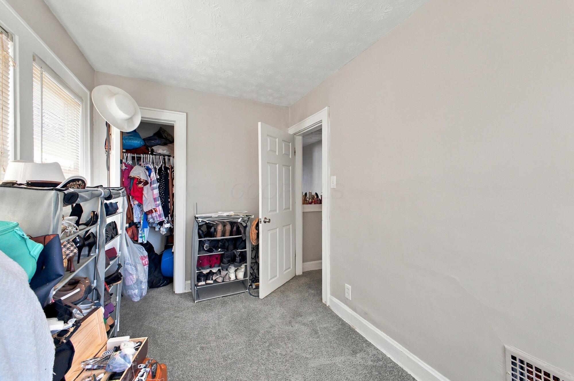 616-618 S Ogden Avenue Property Photo 17