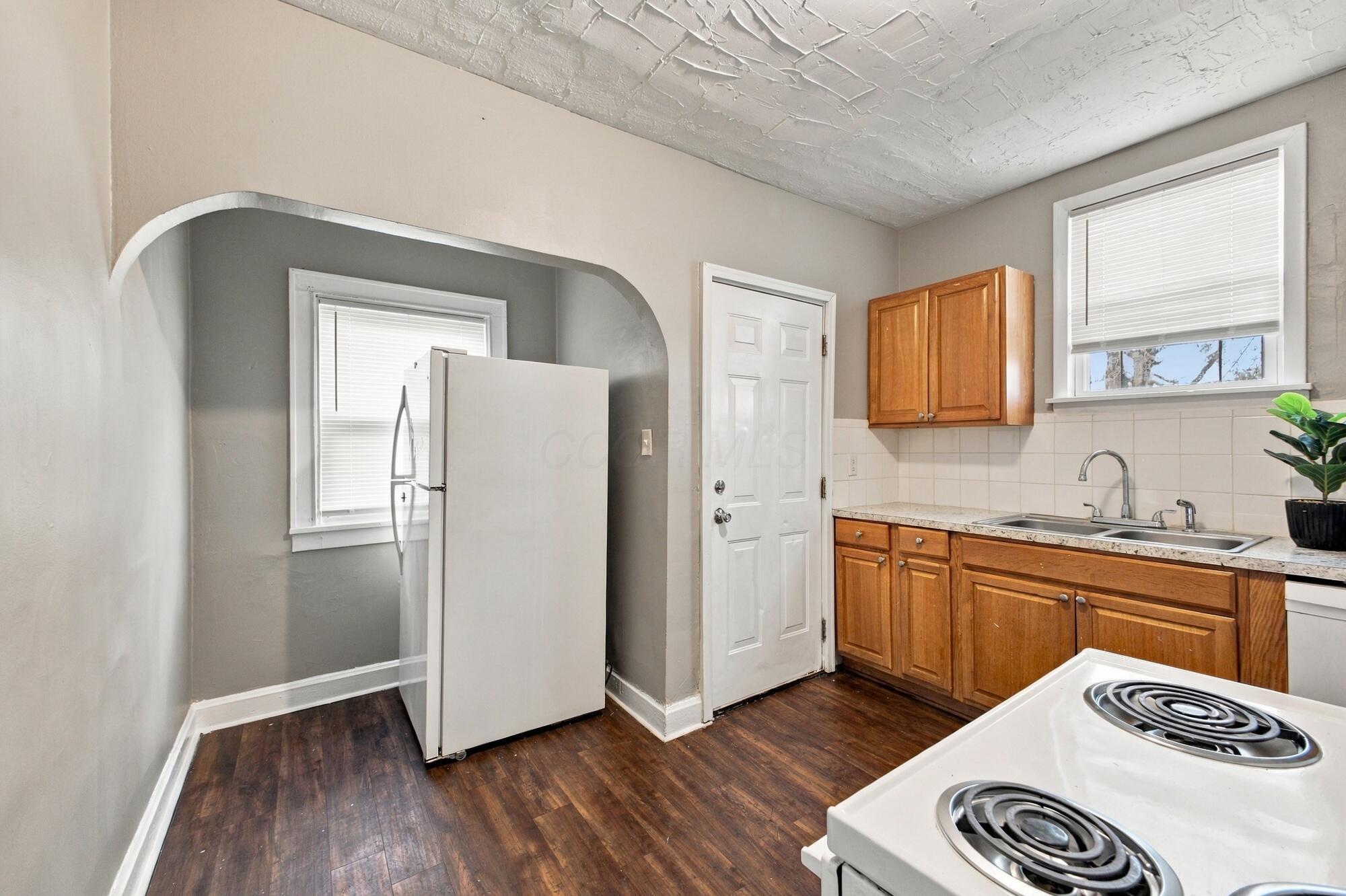 616-618 S Ogden Avenue Property Photo 30