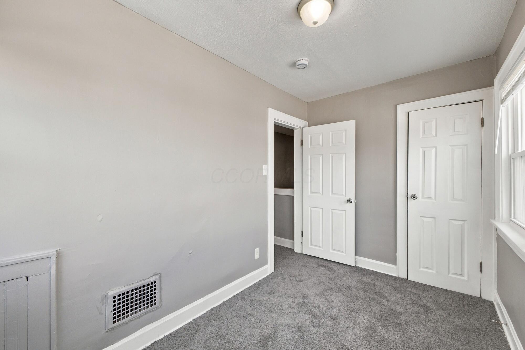 616-618 S Ogden Avenue Property Photo 34